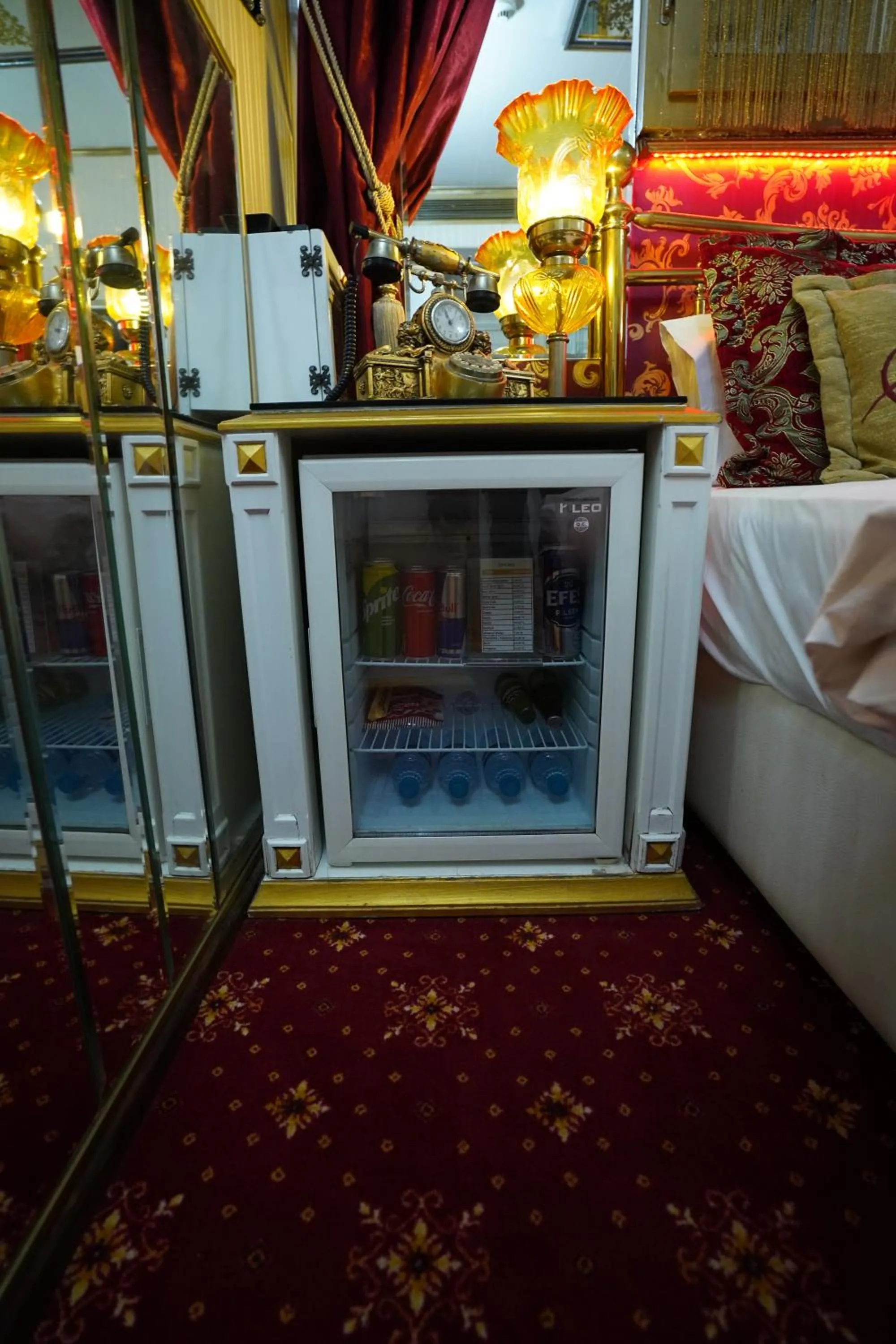Drinks, Bed in Sultan Tughra Hotel
