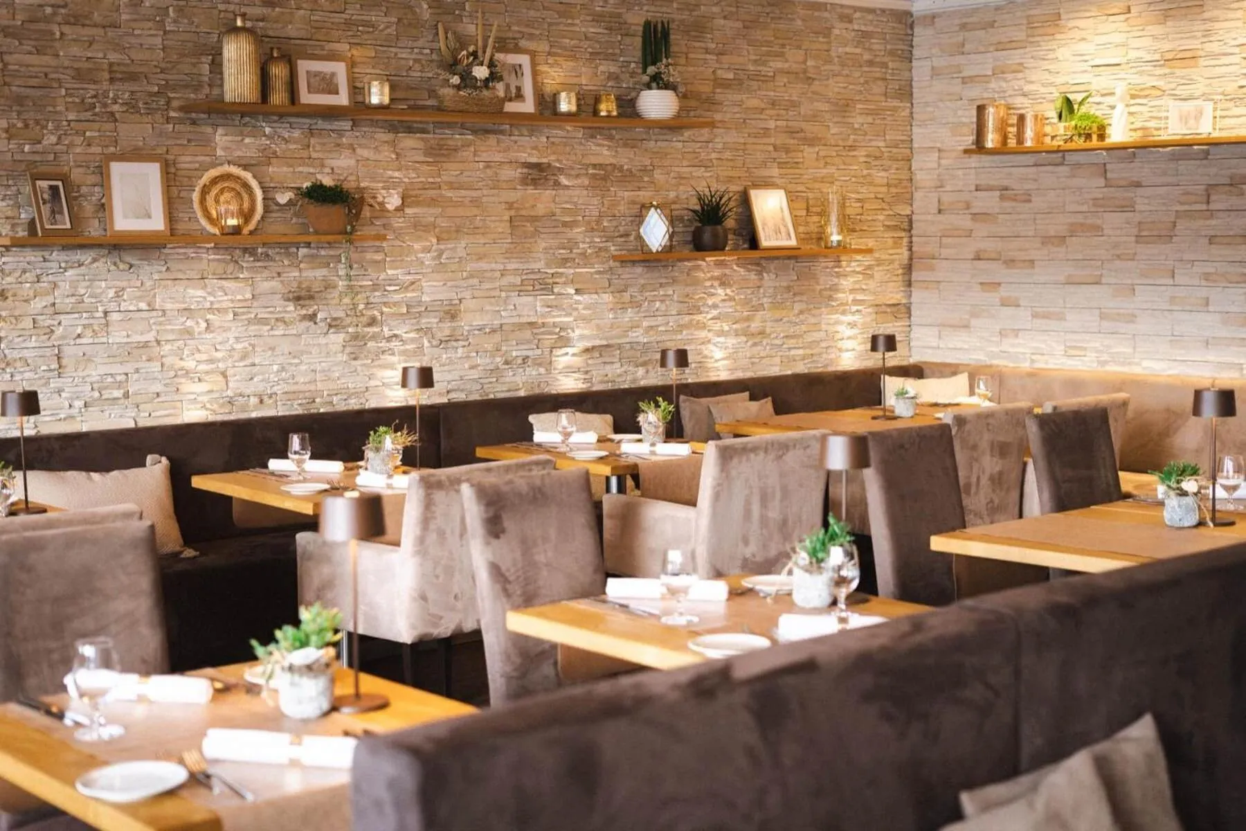 Restaurant/places to eat in Seehotel Adler