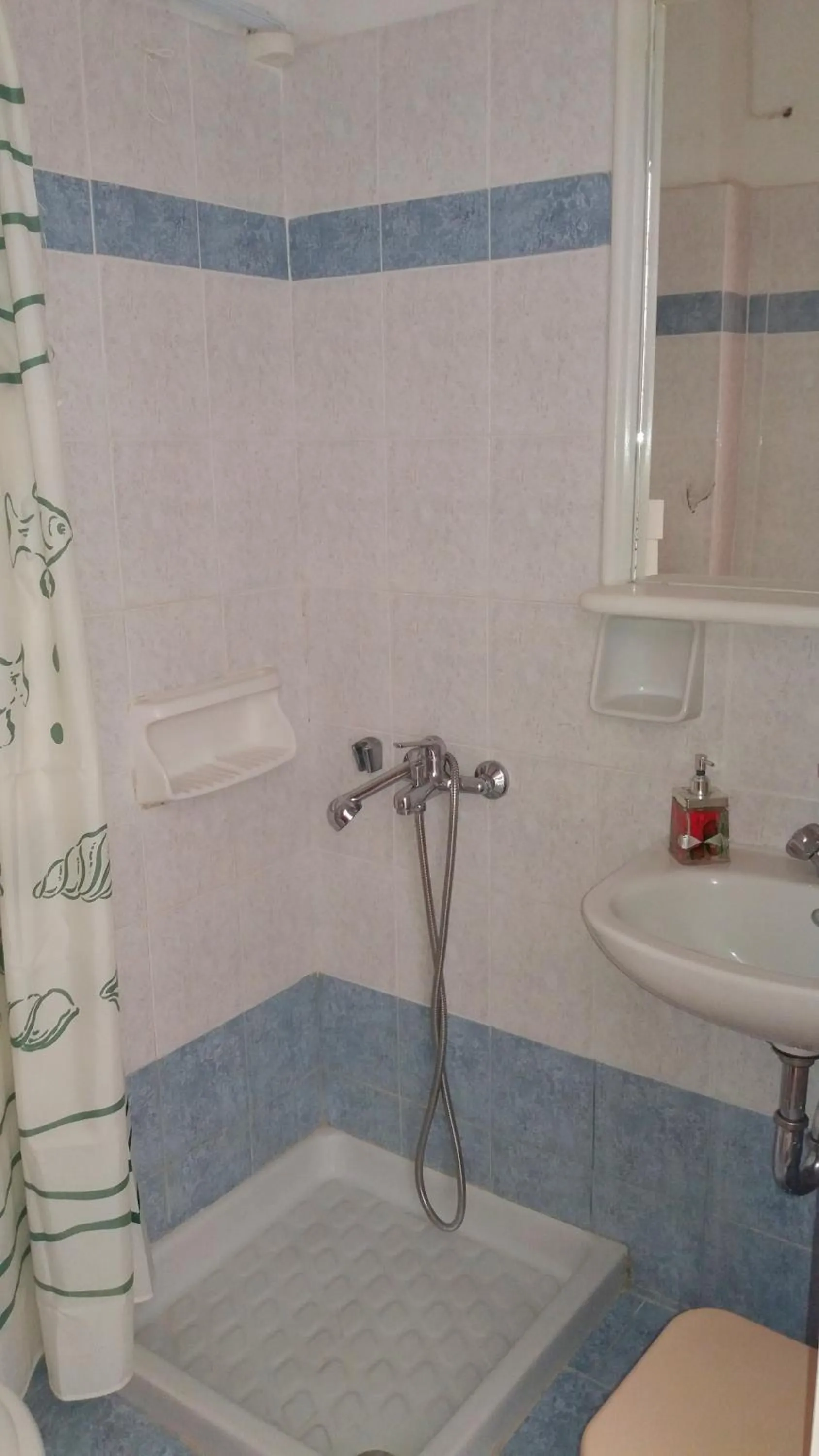 Shower in Kymata Hotel