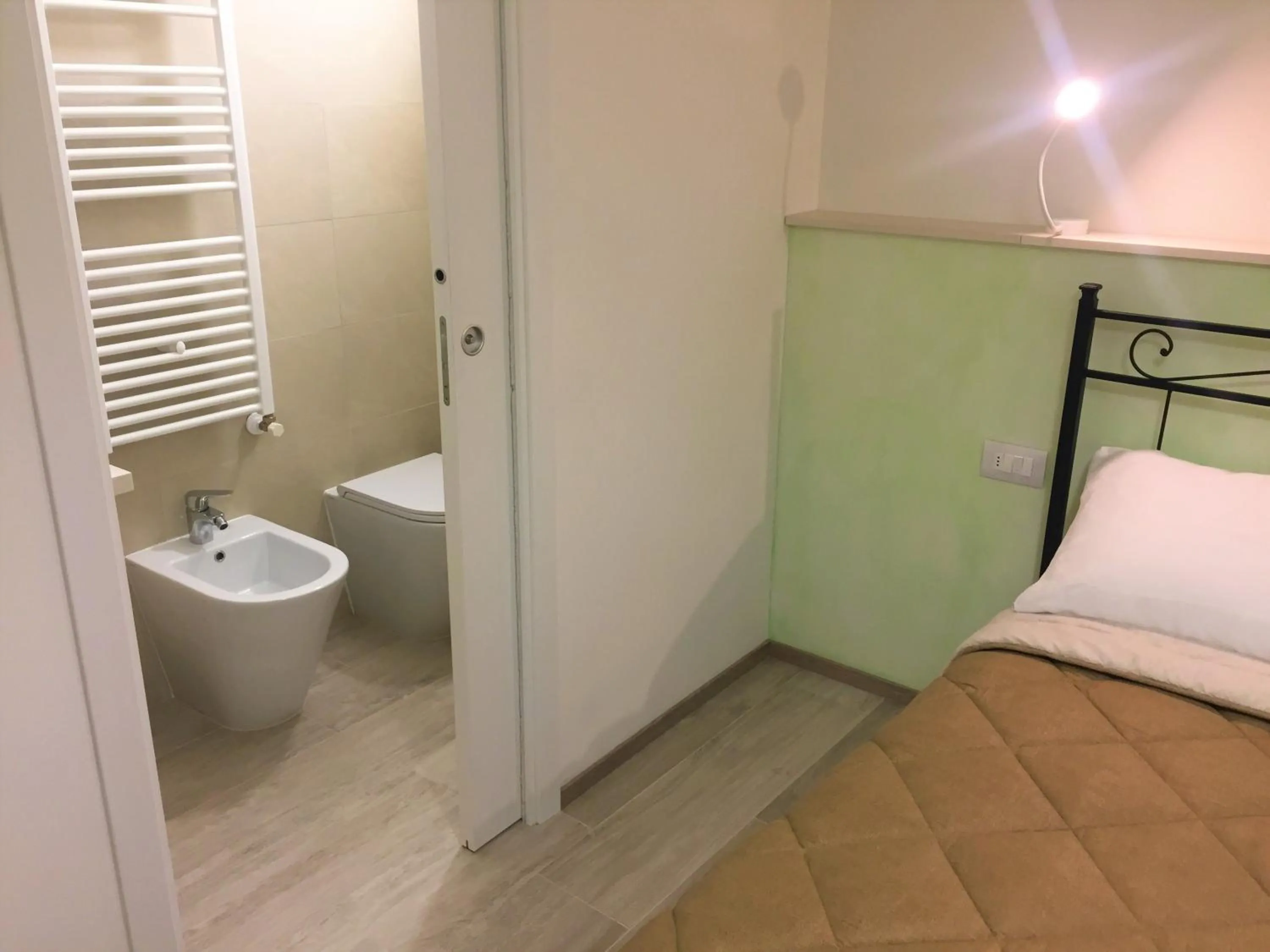 Toilet, Bed in B&B L'arte è di casa