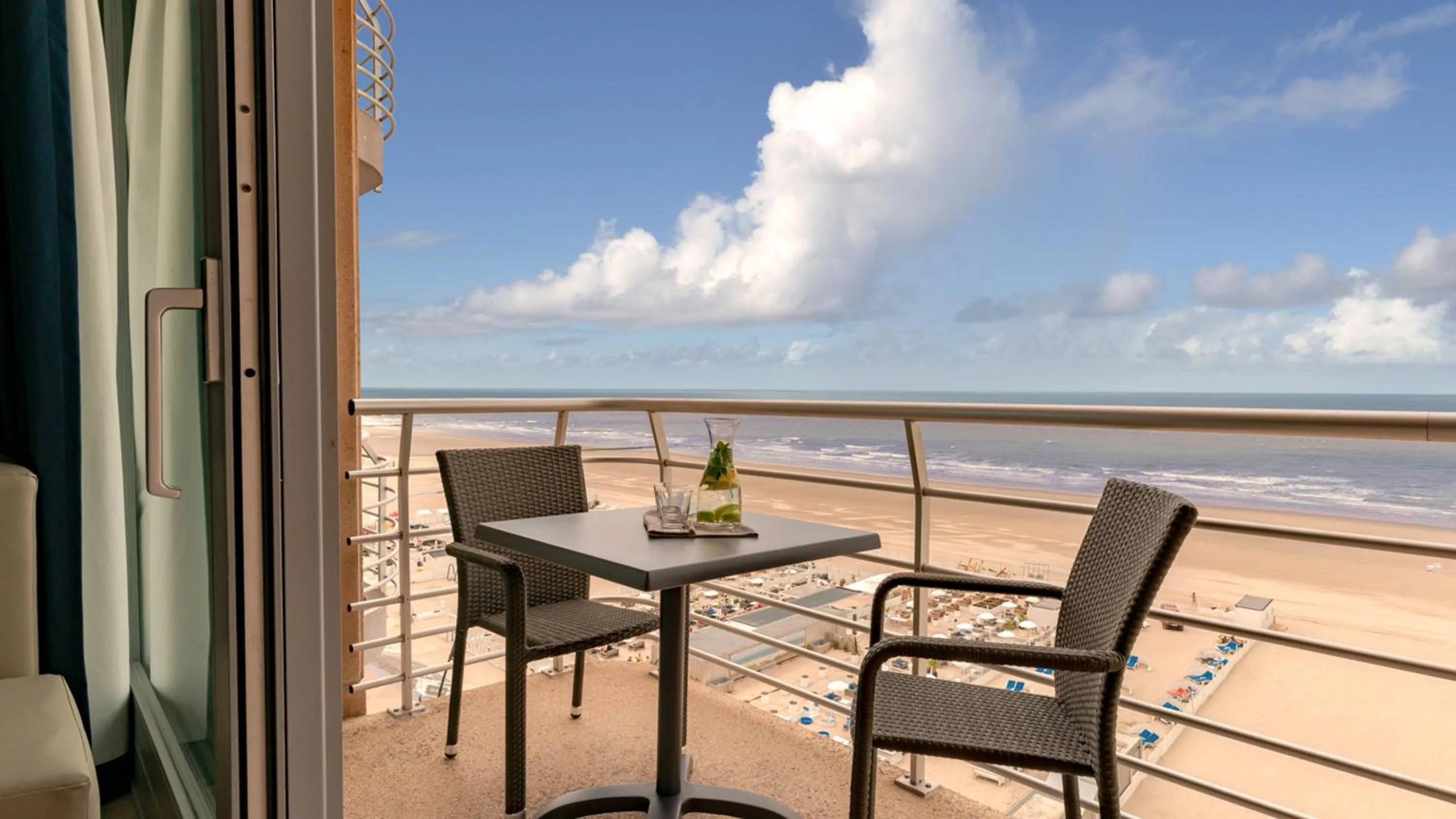 Balcony/Terrace in Holiday Suites Blankenberge