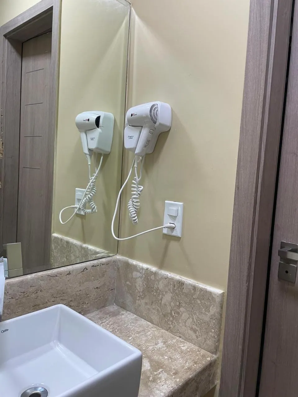 hair dryier in Star Hotel