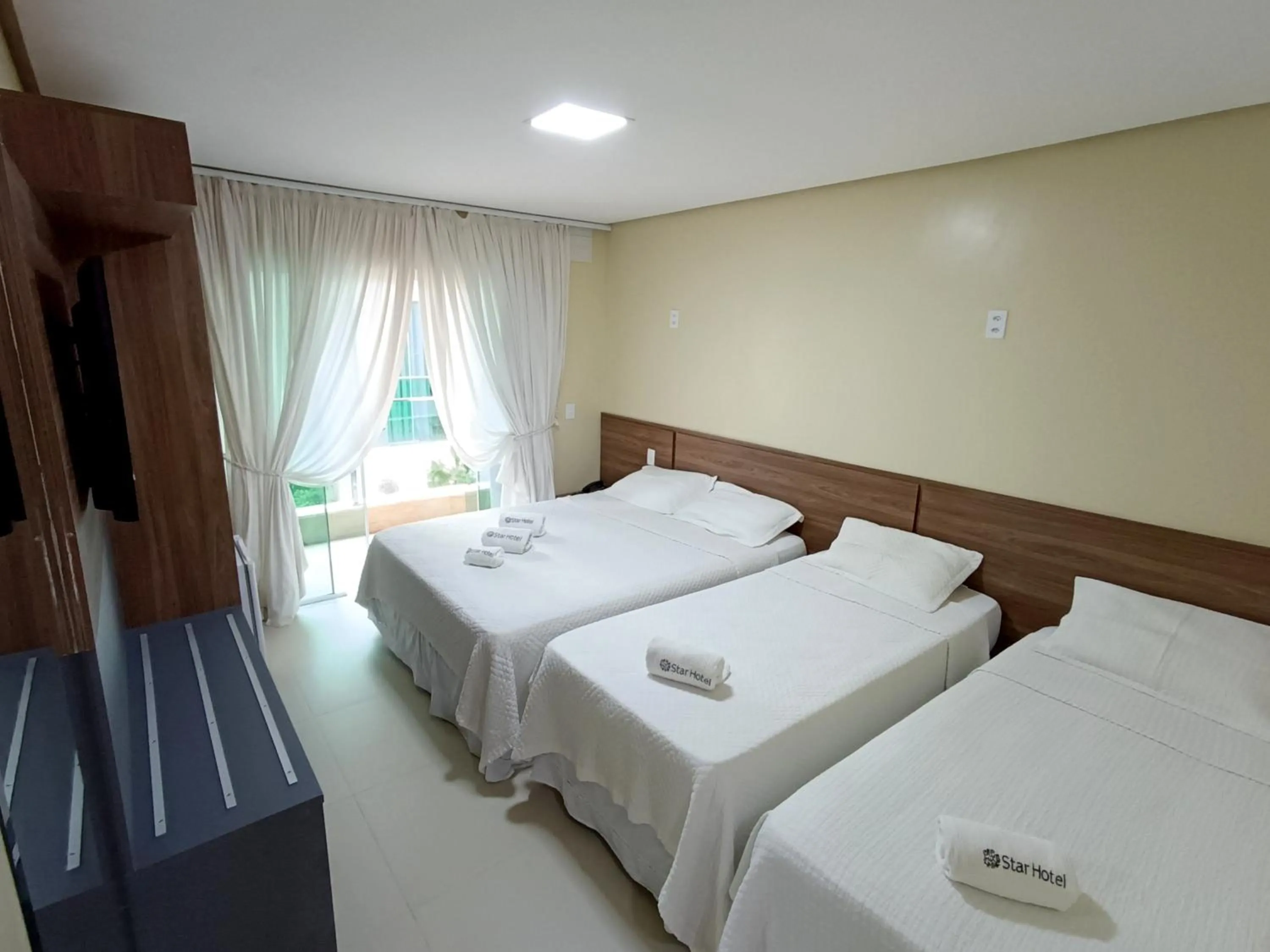 Property building, Bed in Star Hotel