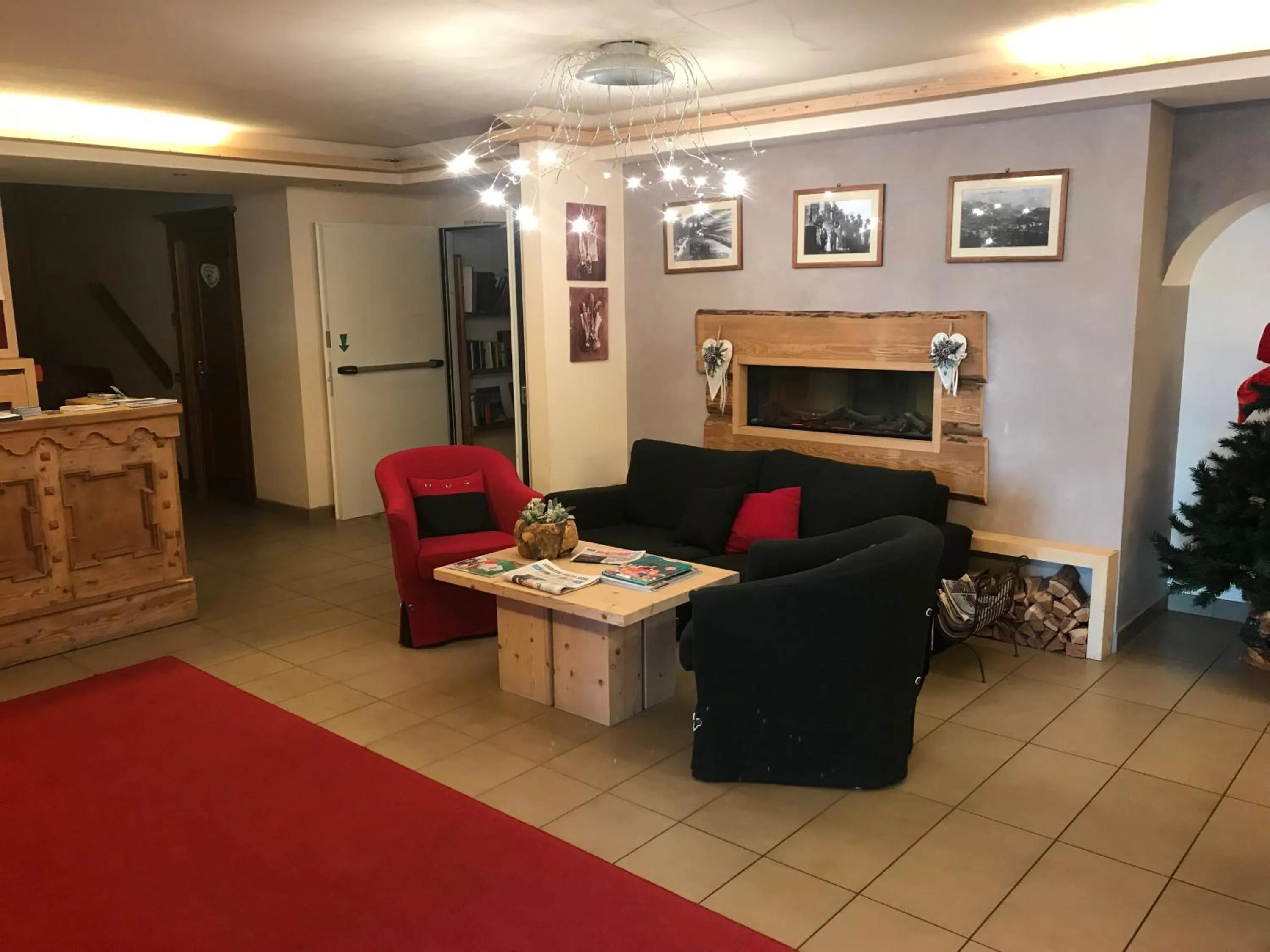 Lobby or reception in Alpen Family Hotel Someda
