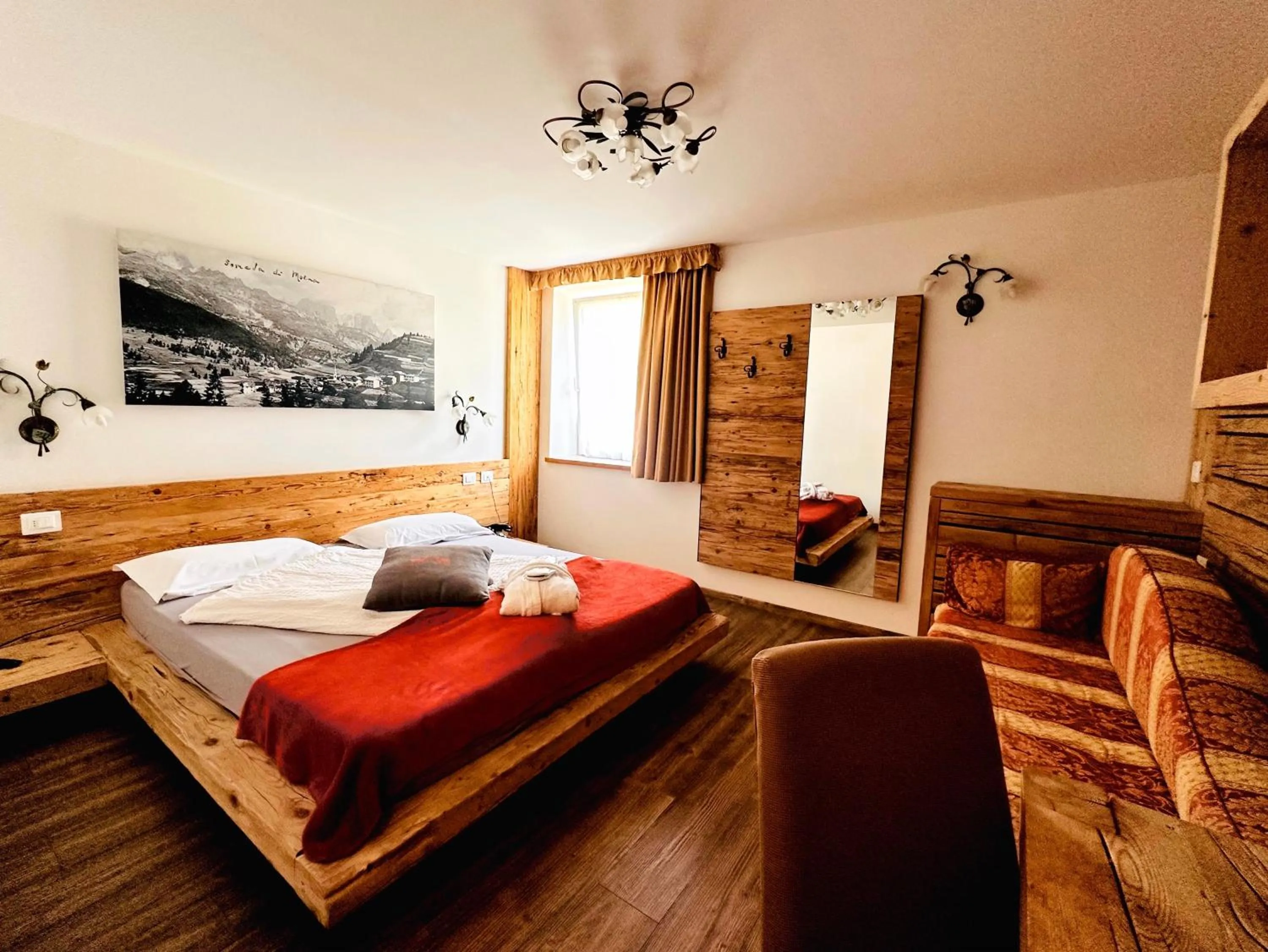 Bedroom, Bed in Alpen Family Hotel Someda