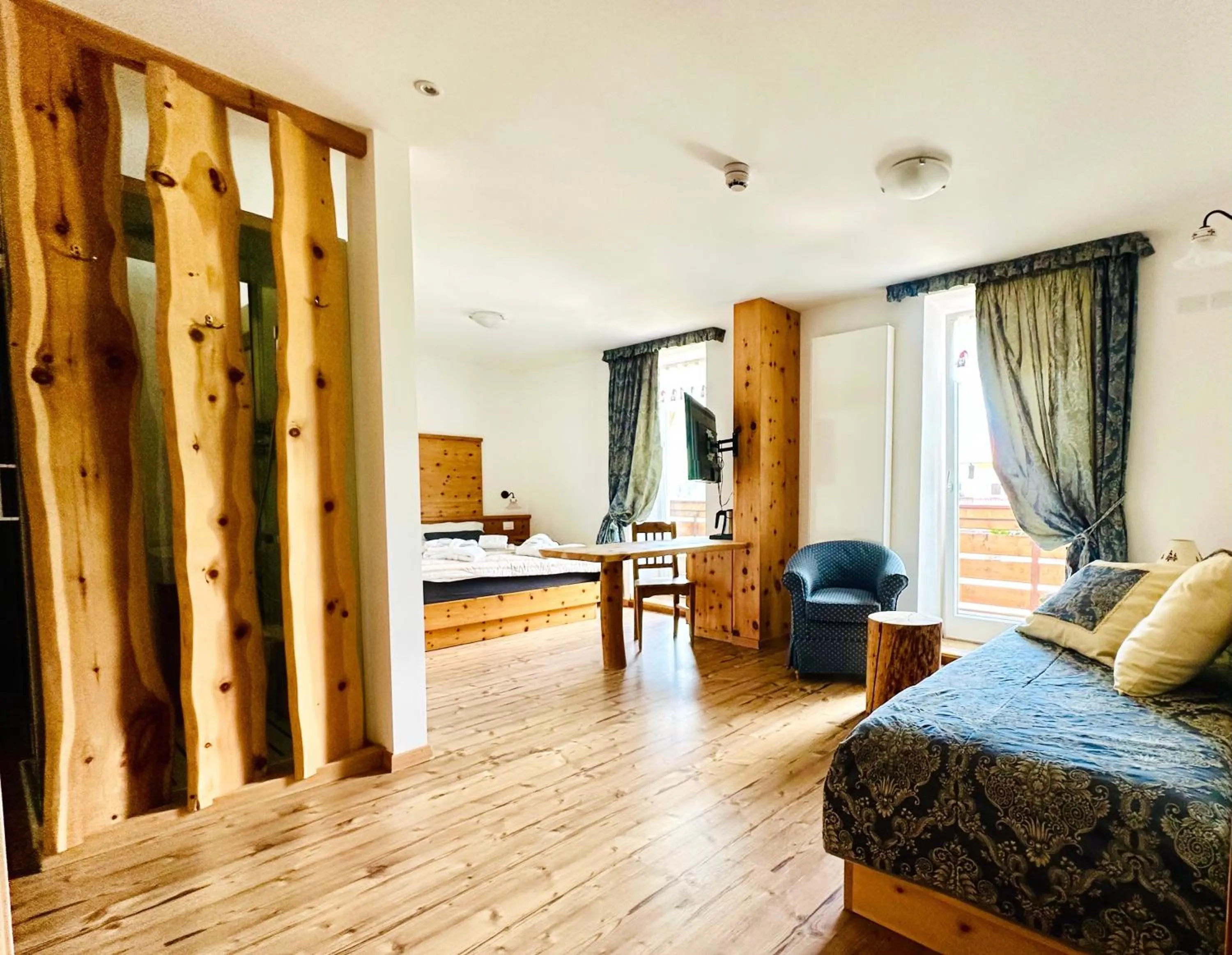 Bedroom, Bed in Alpen Family Hotel Someda