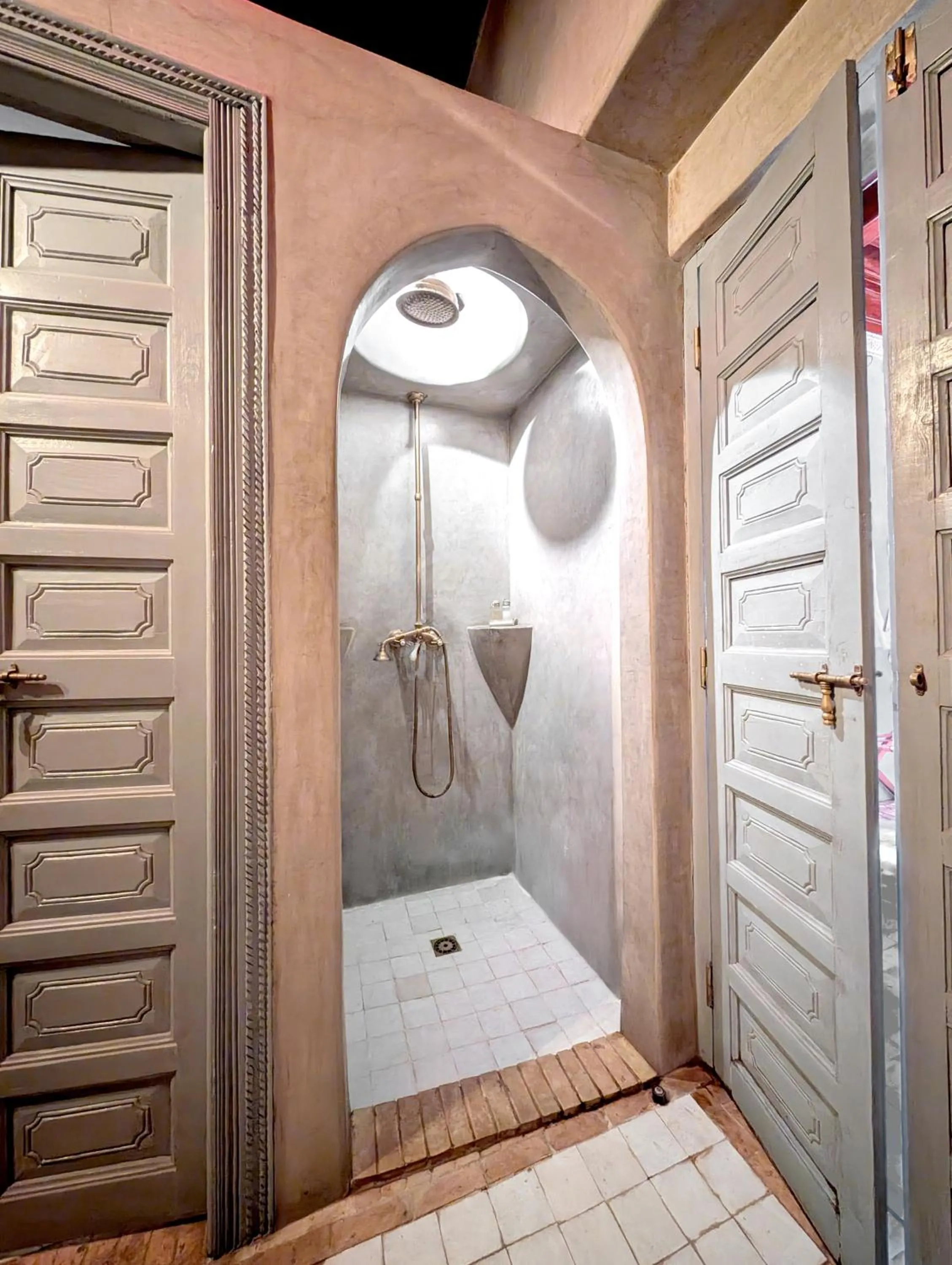 Shower in Riad Slitine & Spa