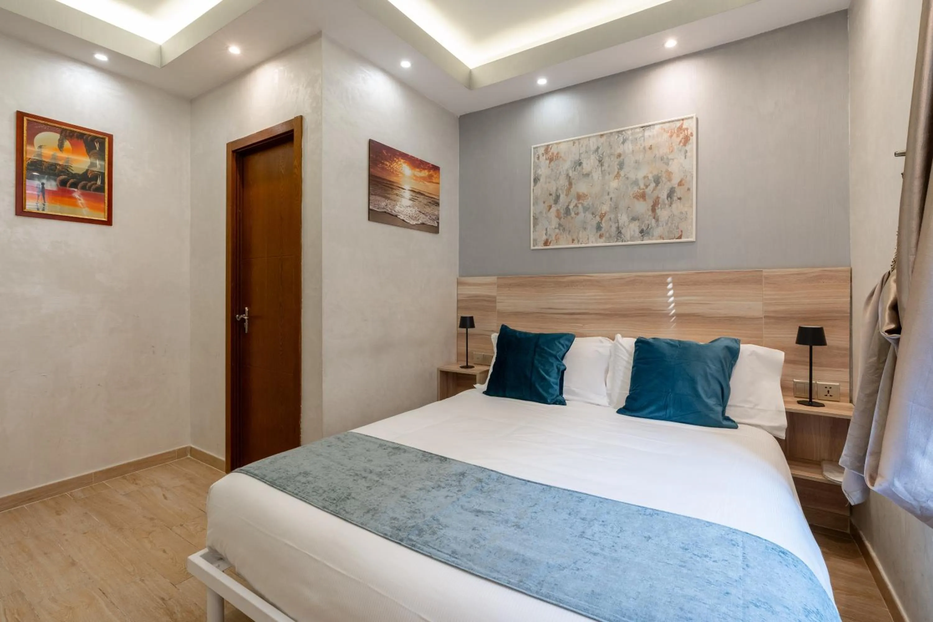 Bed in Rome Love Hotel