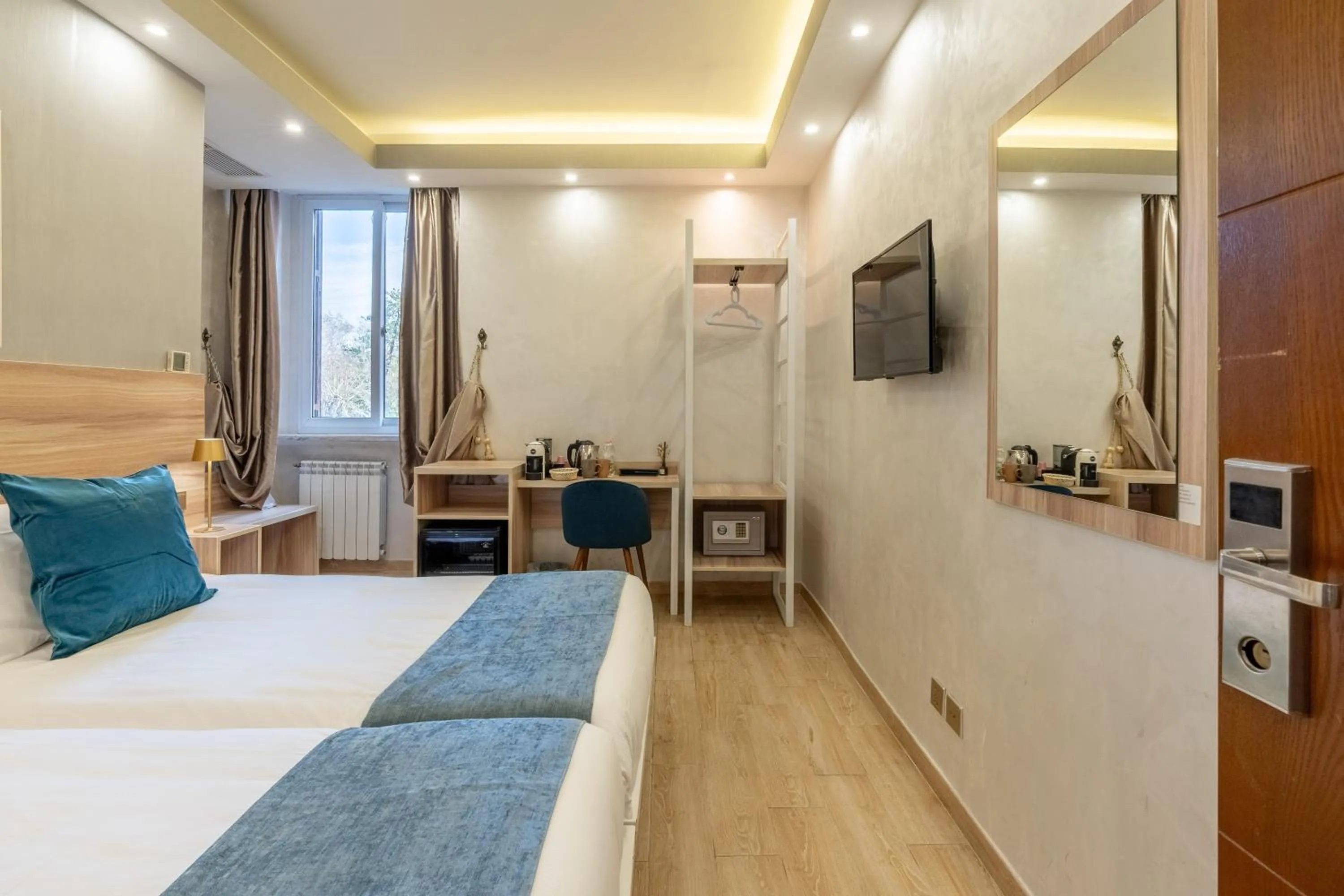 Bed in Rome Love Hotel