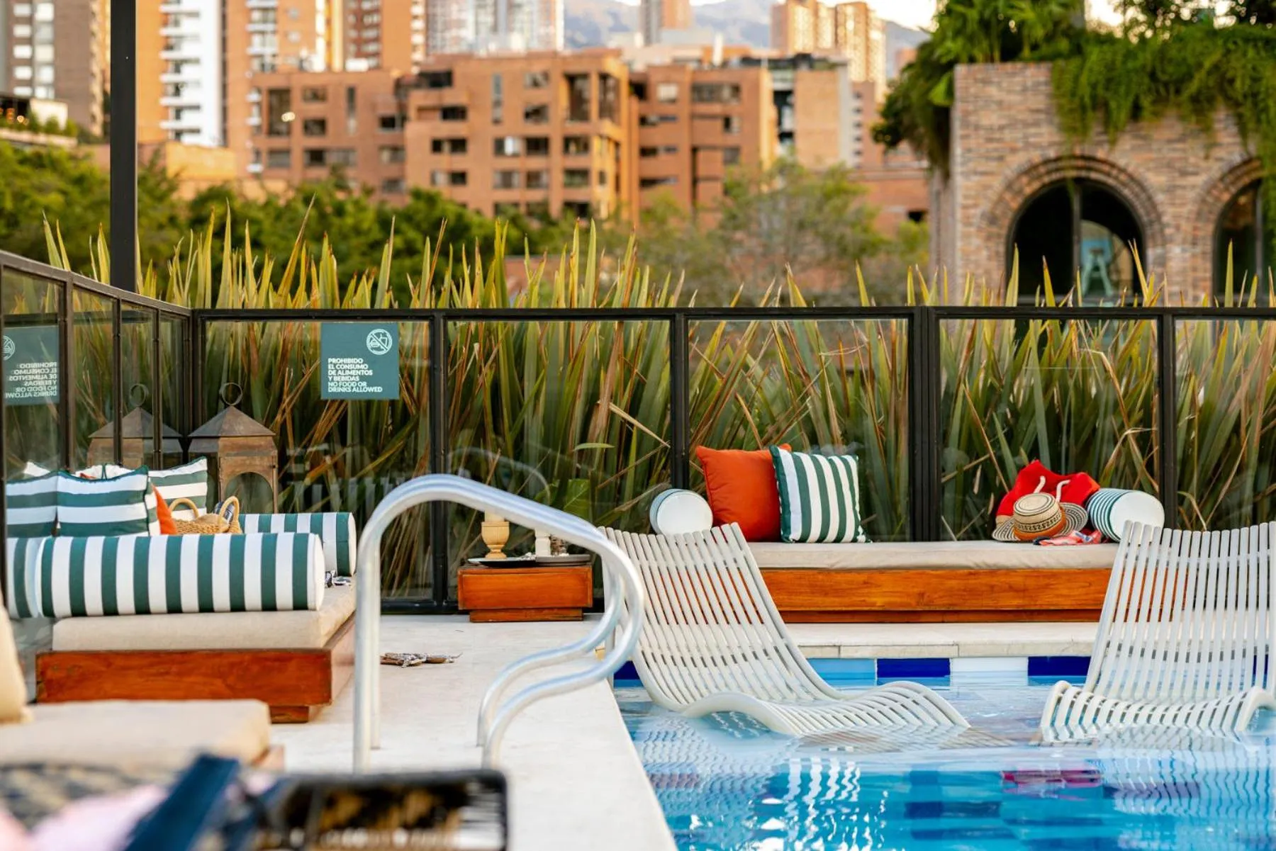 Swimming pool in Loma Verde Aparthotel