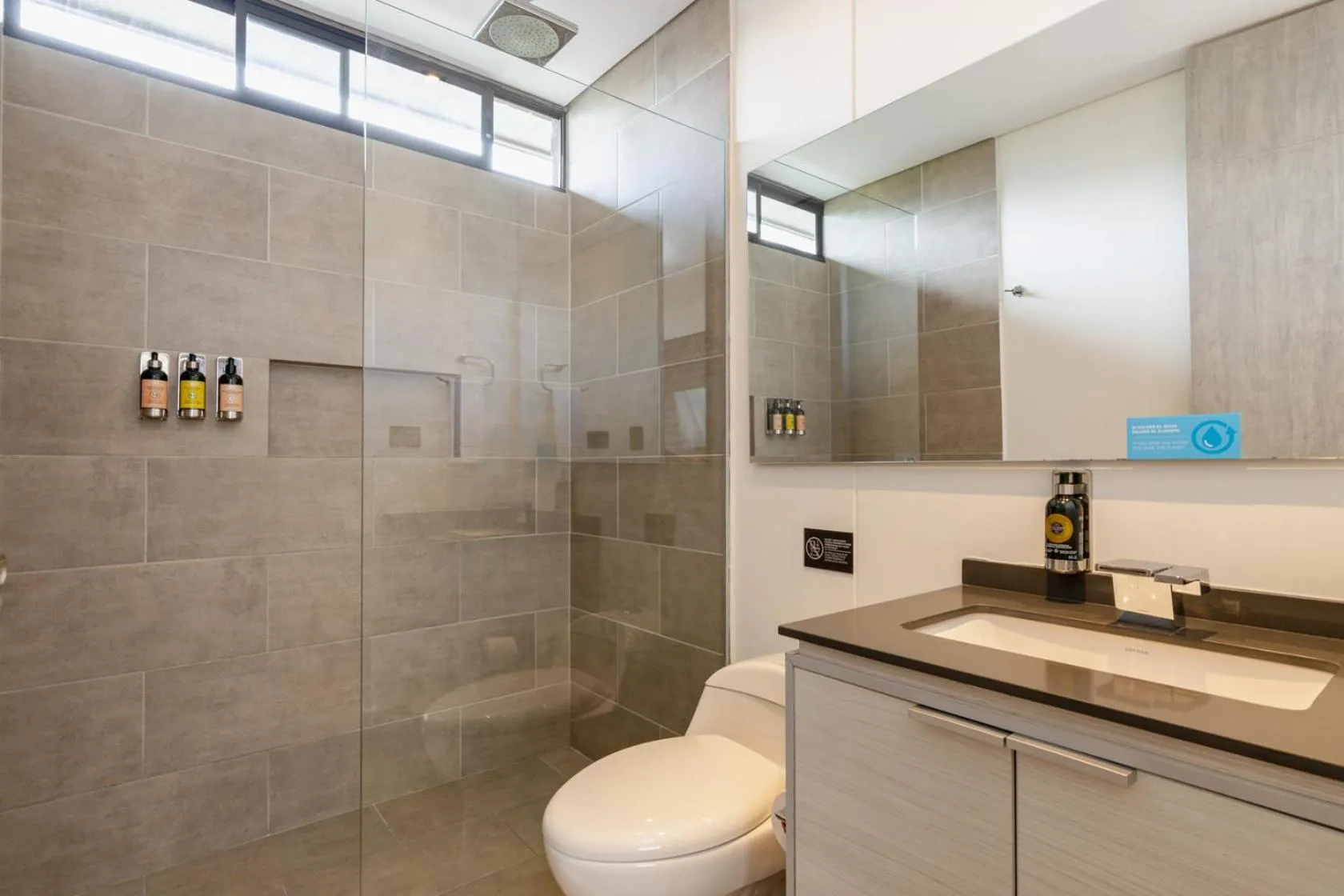 Bathroom in Loma Verde Aparthotel