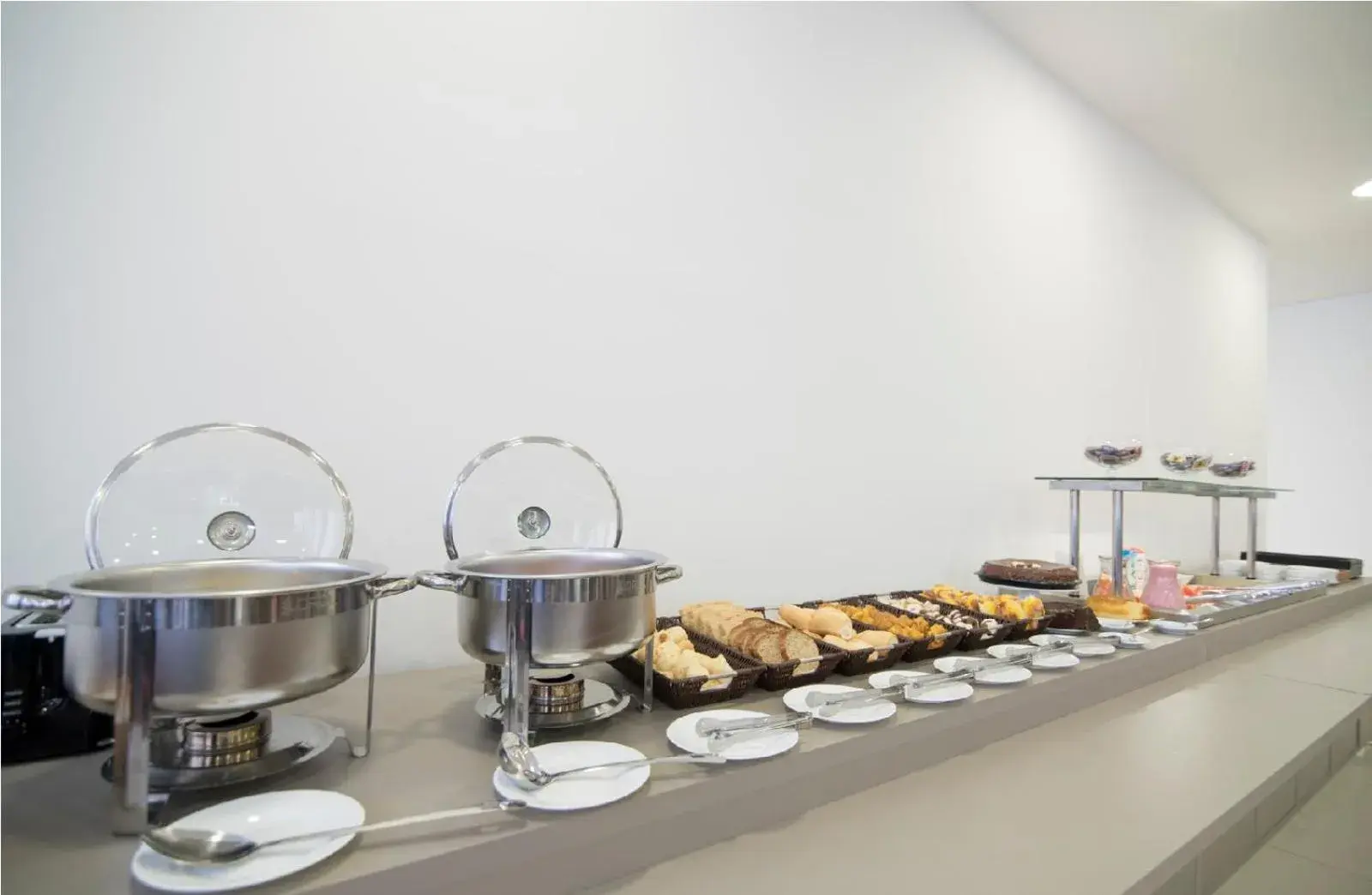 Buffet breakfast in Hotel H2 Congonhas Buffet breakfast in Hotel H2 Congonhas