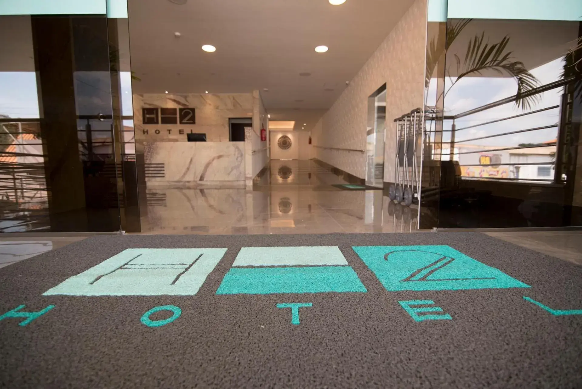 Facade/entrance in Hotel H2 Congonhas Facade/entrance in Hotel H2 Congonhas