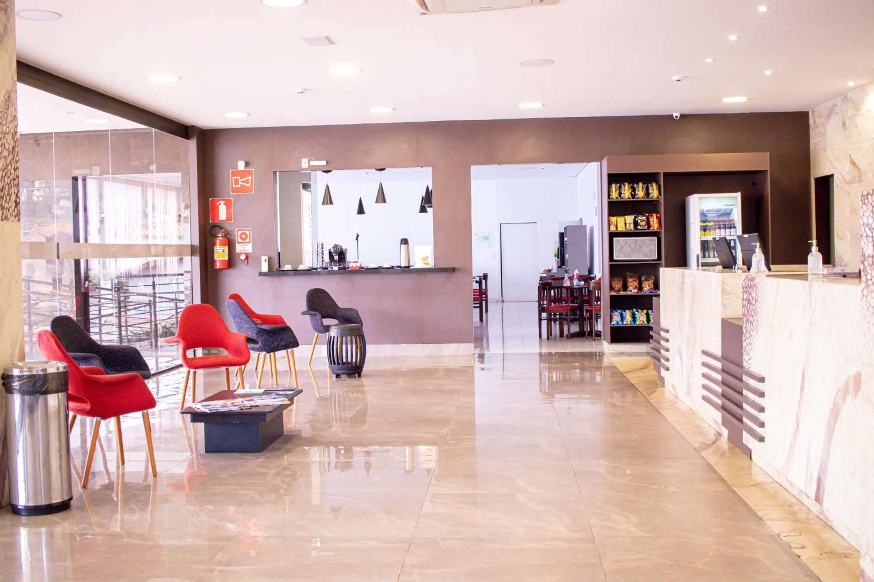 Seating area in Hotel H2 Congonhas