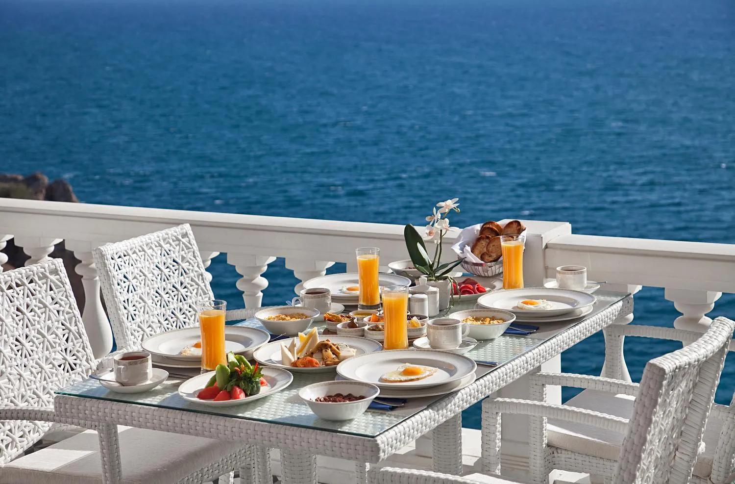 Breakfast in La Boutique Hotel & Suites - Adults Only