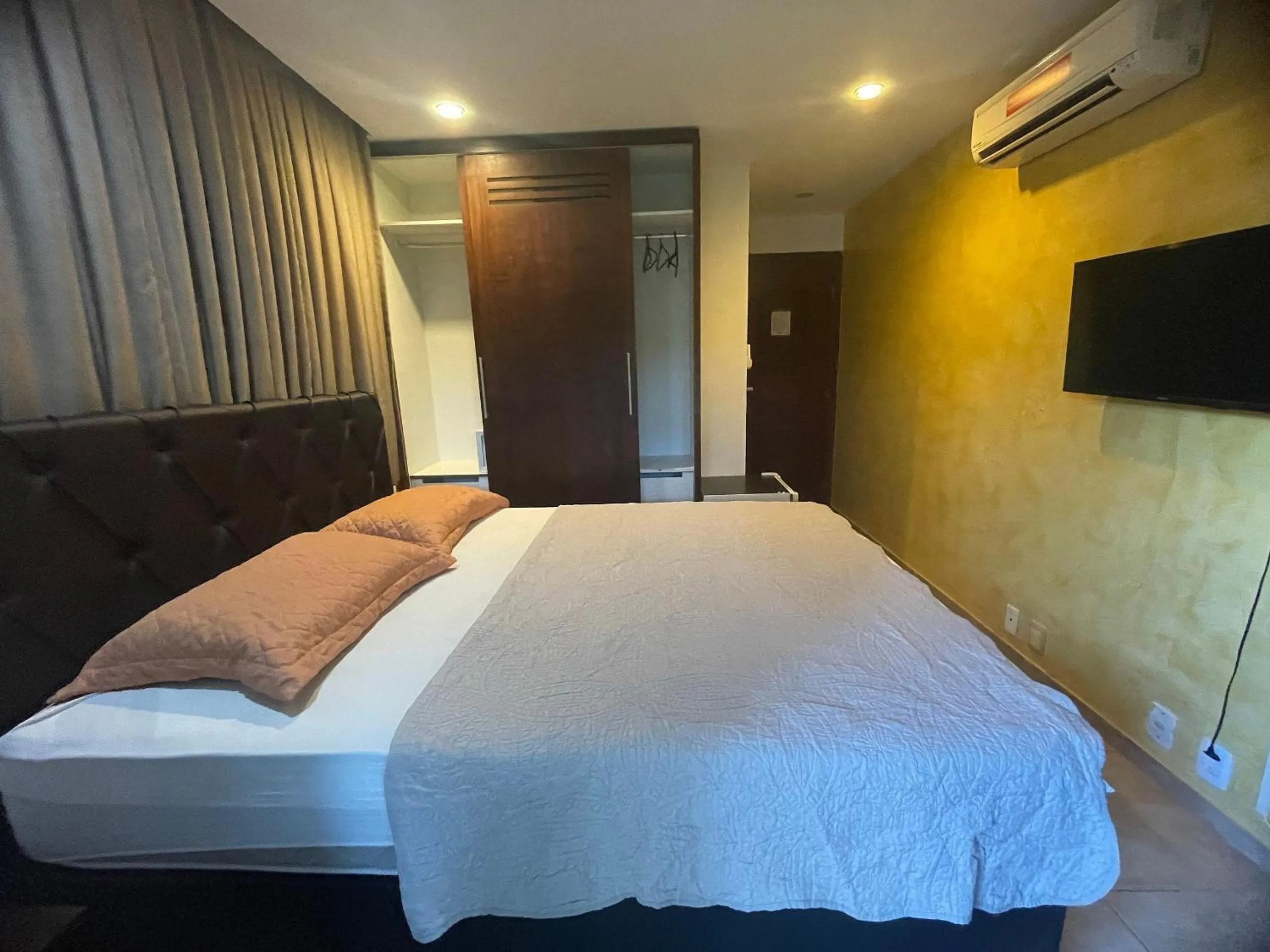Bedroom, Bed in Pipa Beleza Suítes