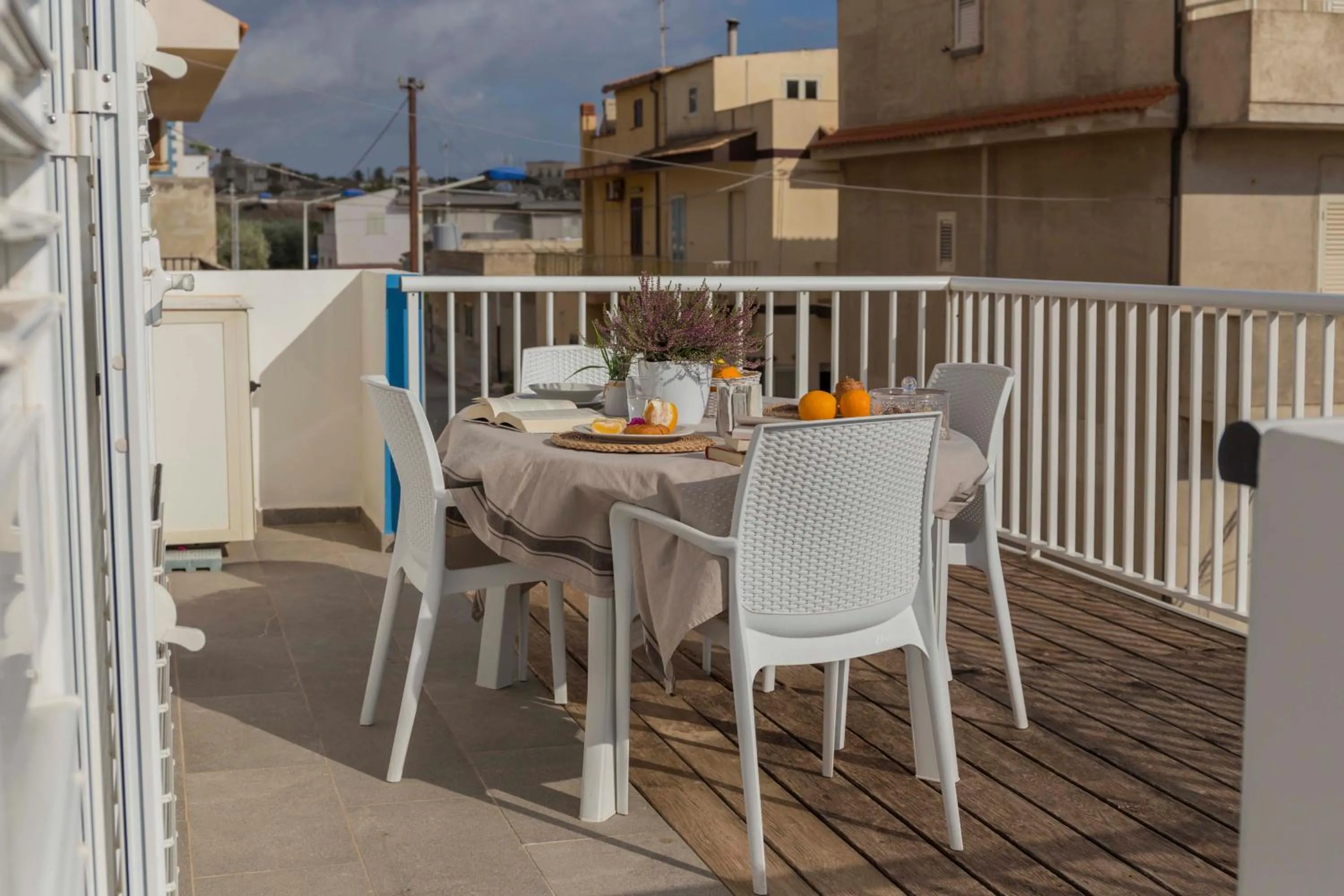 Balcony/Terrace in Mareinsicilia Cannamara Appartamenti