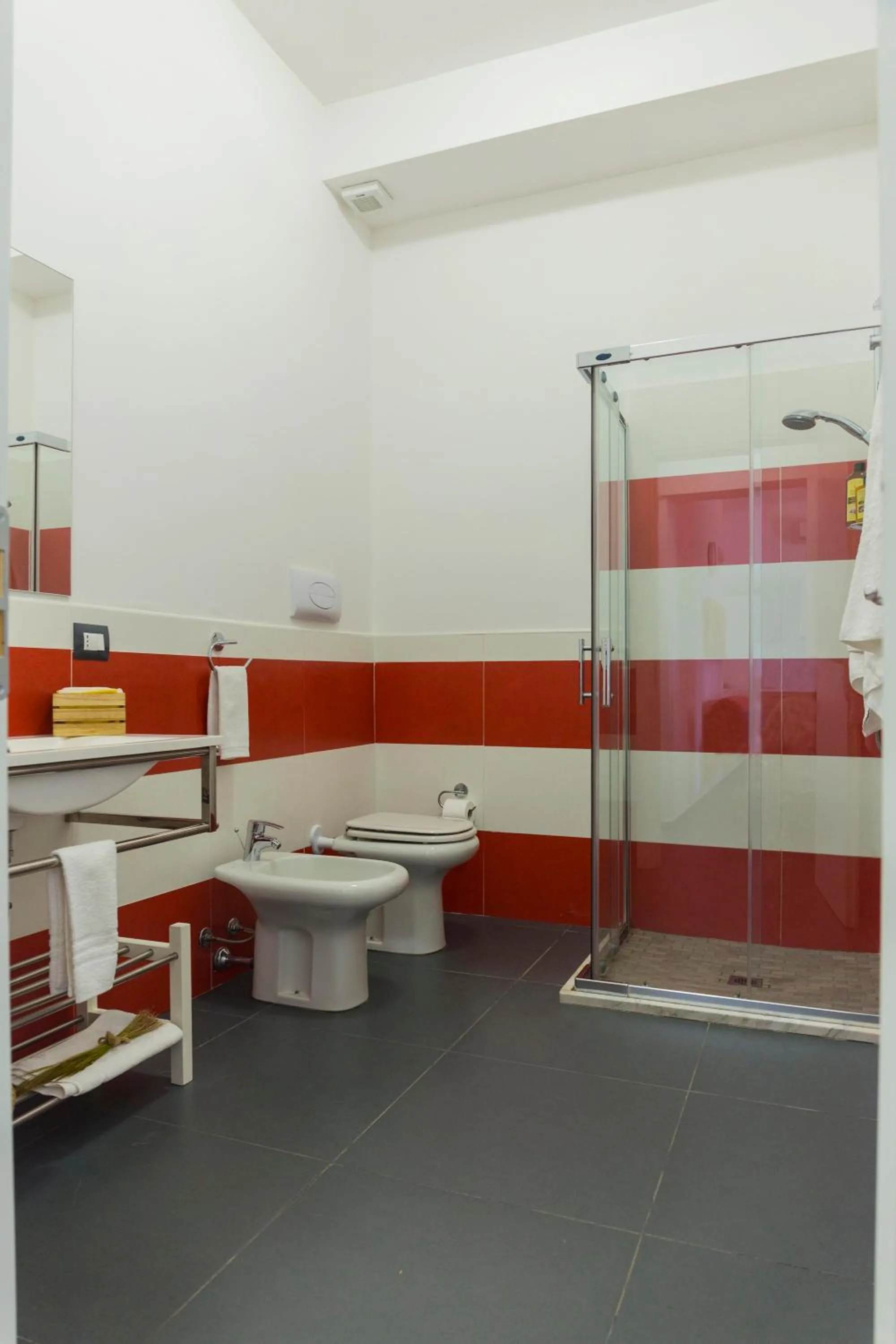 Bathroom in Mareinsicilia Cannamara Appartamenti