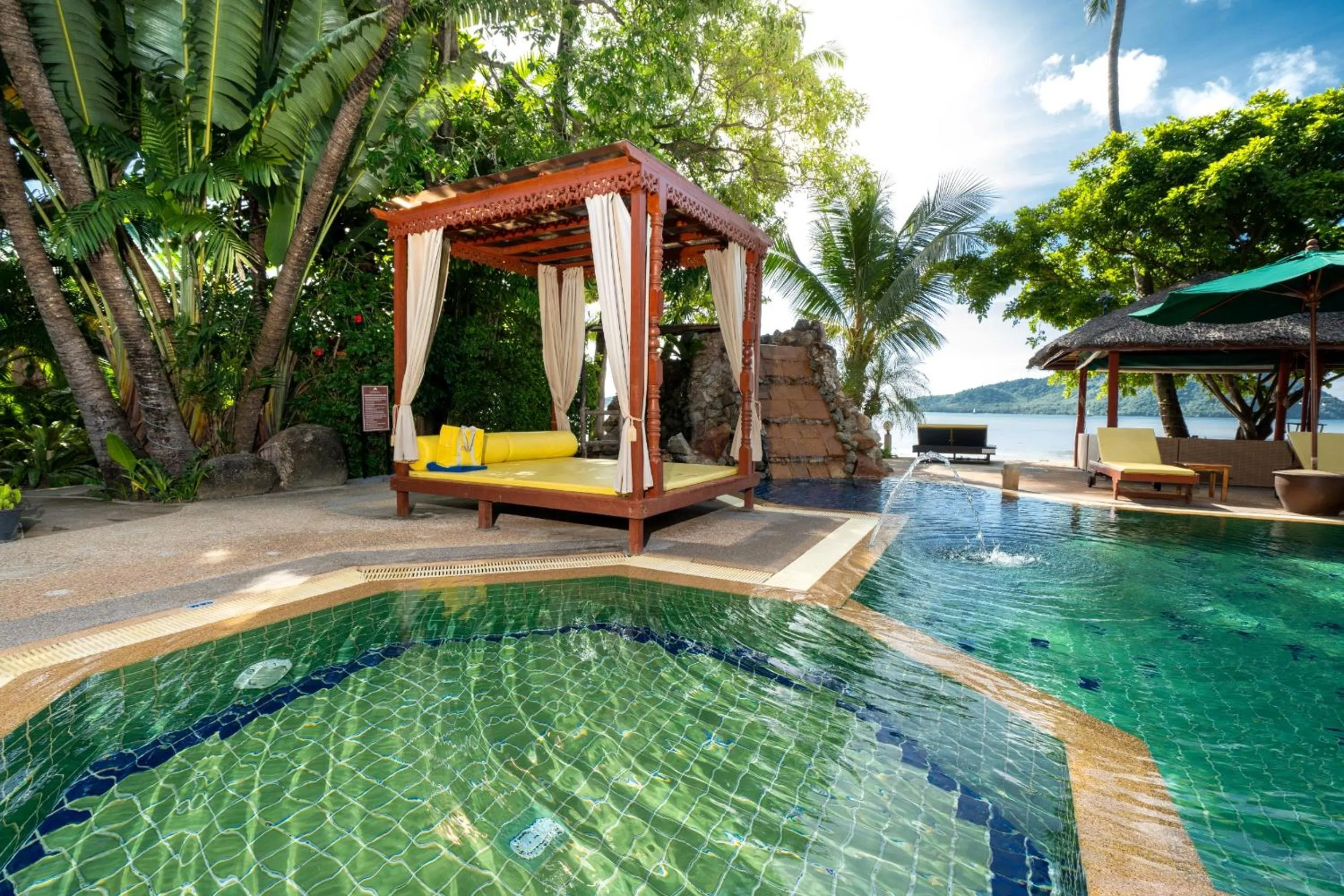 sunbed in Friendship Beach Resort & Atmanjai Wellness Centre