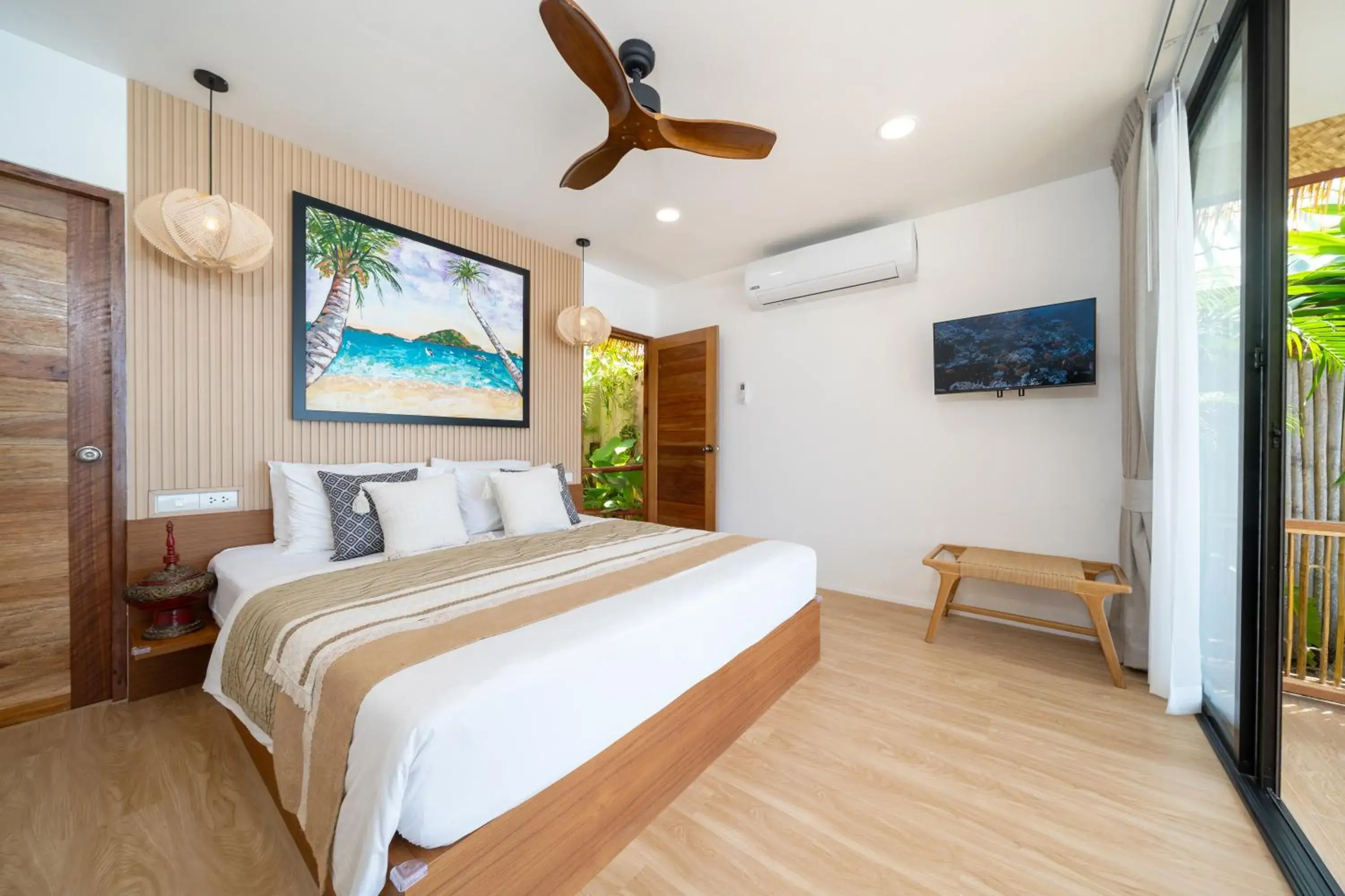 Bed in Friendship Beach Resort & Atmanjai Wellness Centre Bed in Friendship Beach Resort & Atmanjai Wellness Centre