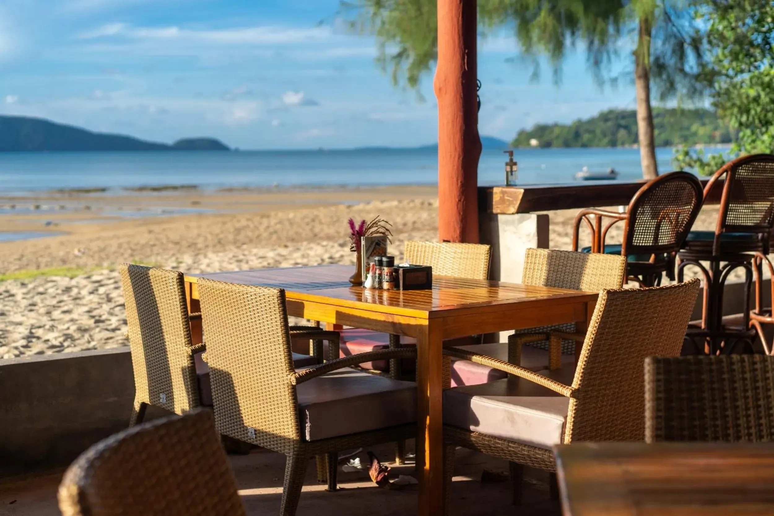 Restaurant/places to eat in Friendship Beach Resort & Atmanjai Wellness Centre Restaurant/places to eat in Friendship Beach Resort & Atmanjai Wellness Centre