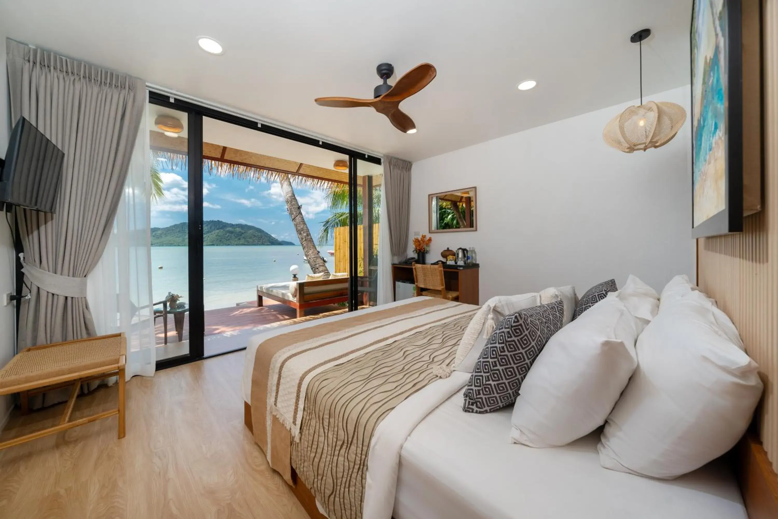 Bedroom, Bed in Friendship Beach Resort & Atmanjai Wellness Centre Bedroom, Bed in Friendship Beach Resort & Atmanjai Wellness Centre