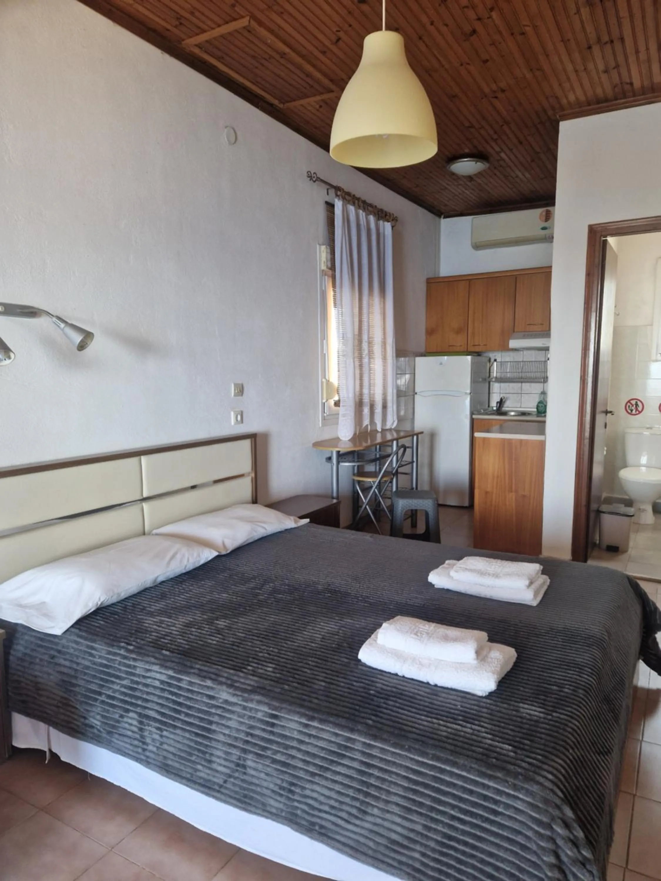 Bed in Fatiras Studios