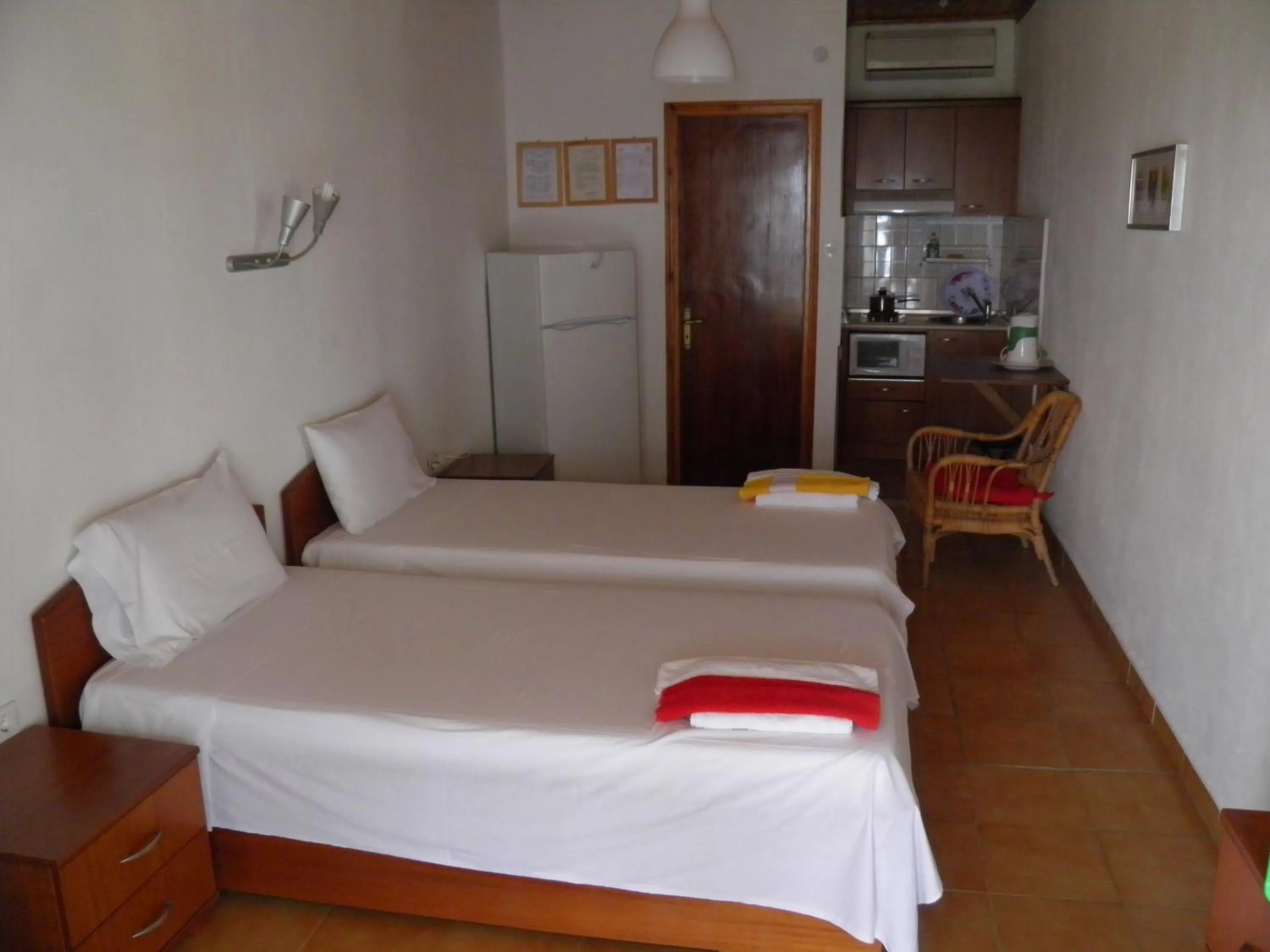 Photo of the whole room, Bed in Fatiras Studios
