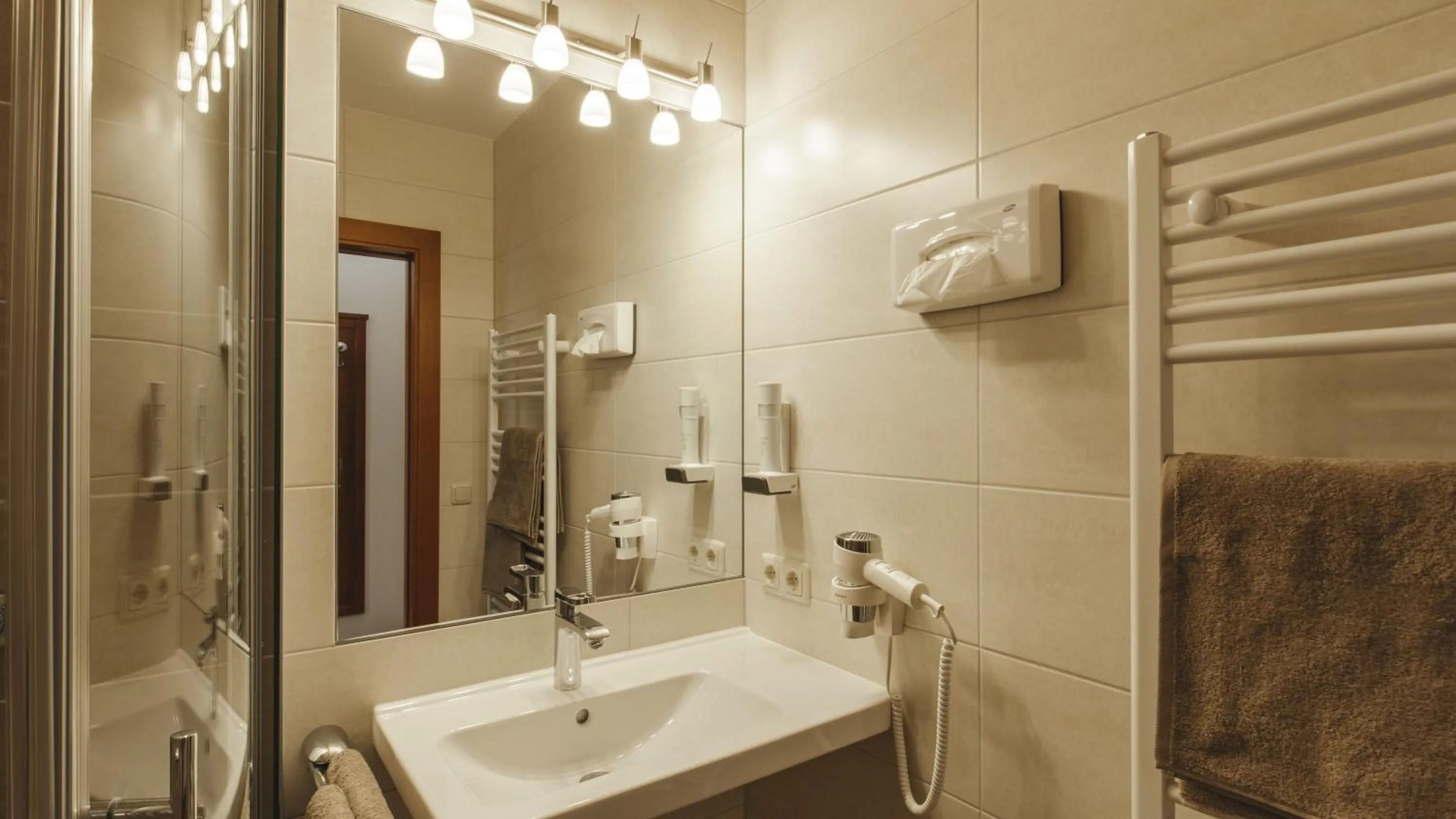 Bathroom in Hotel Niederreiter