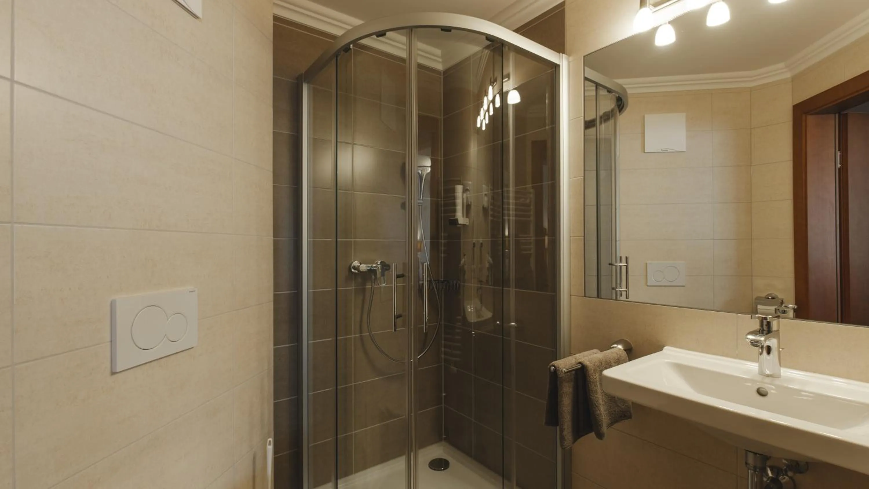 Bathroom in Hotel Niederreiter