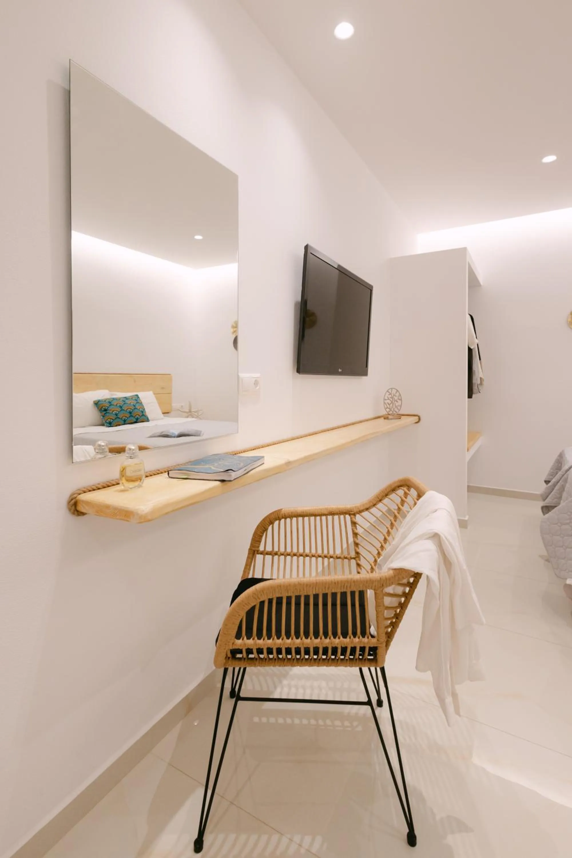 Anemos Hotel & Apartments