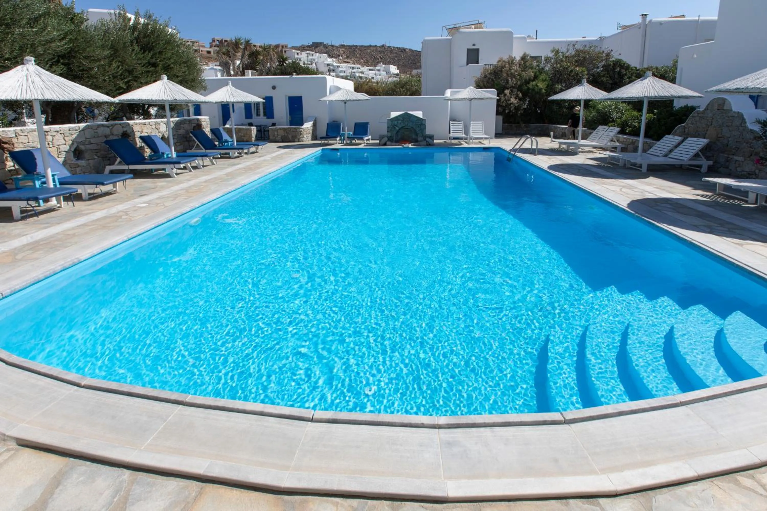 Anemos Hotel & Apartments