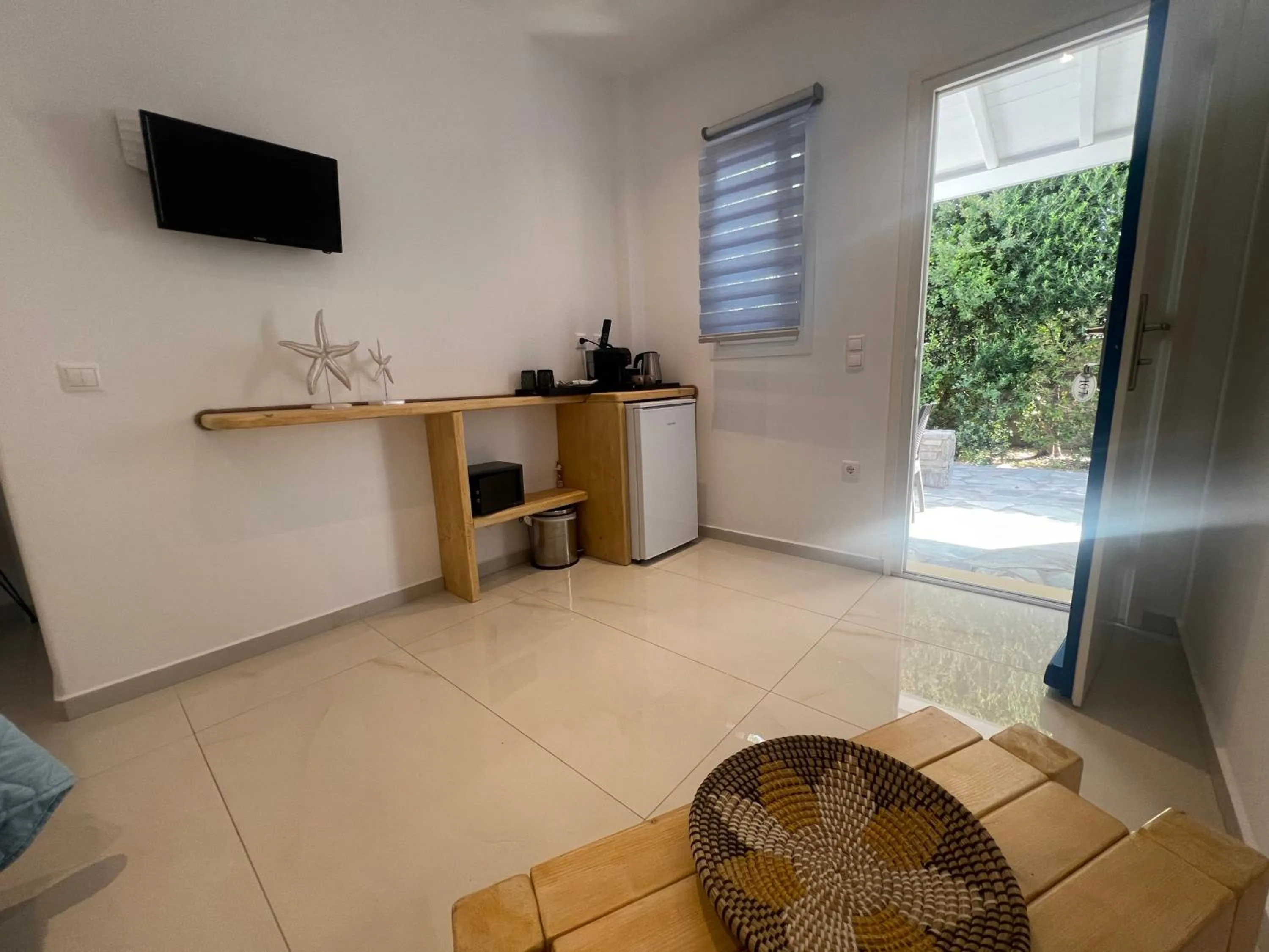 Anemos Hotel & Apartments