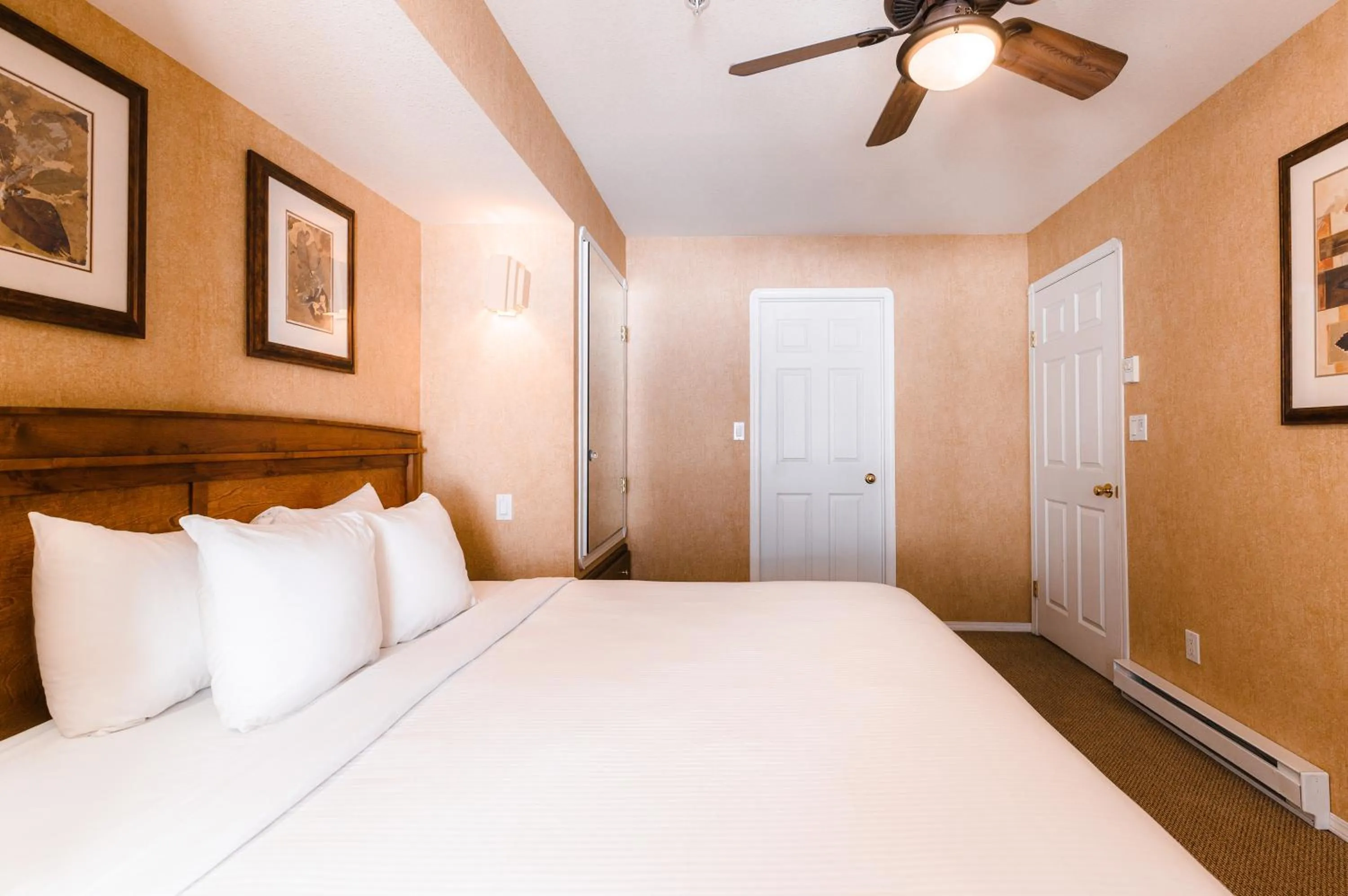 Bed in Mountain View Resort and Suites at Fairmont Hot Springs