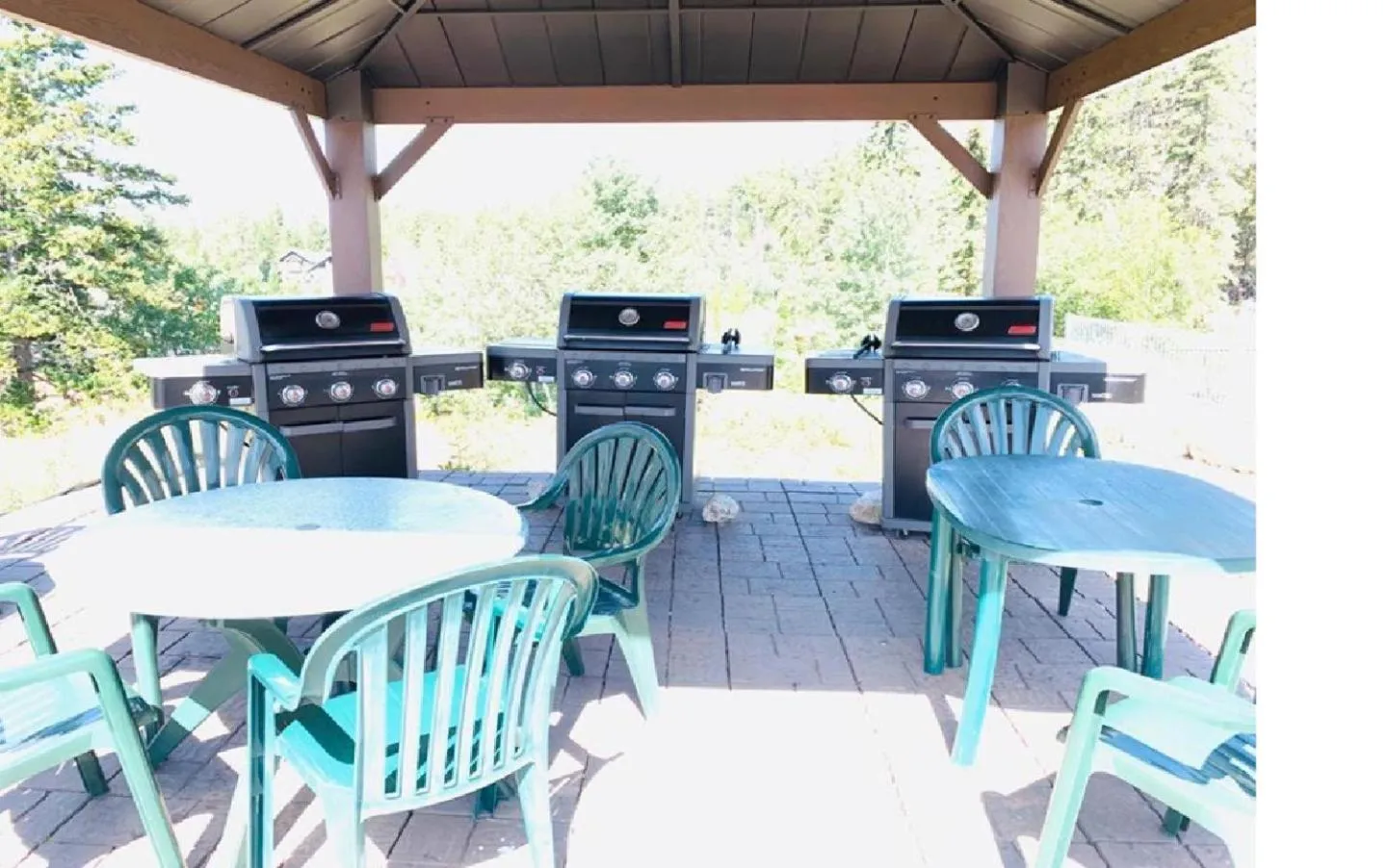 Property building in Mountain View Resort and Suites at Fairmont Hot Springs
