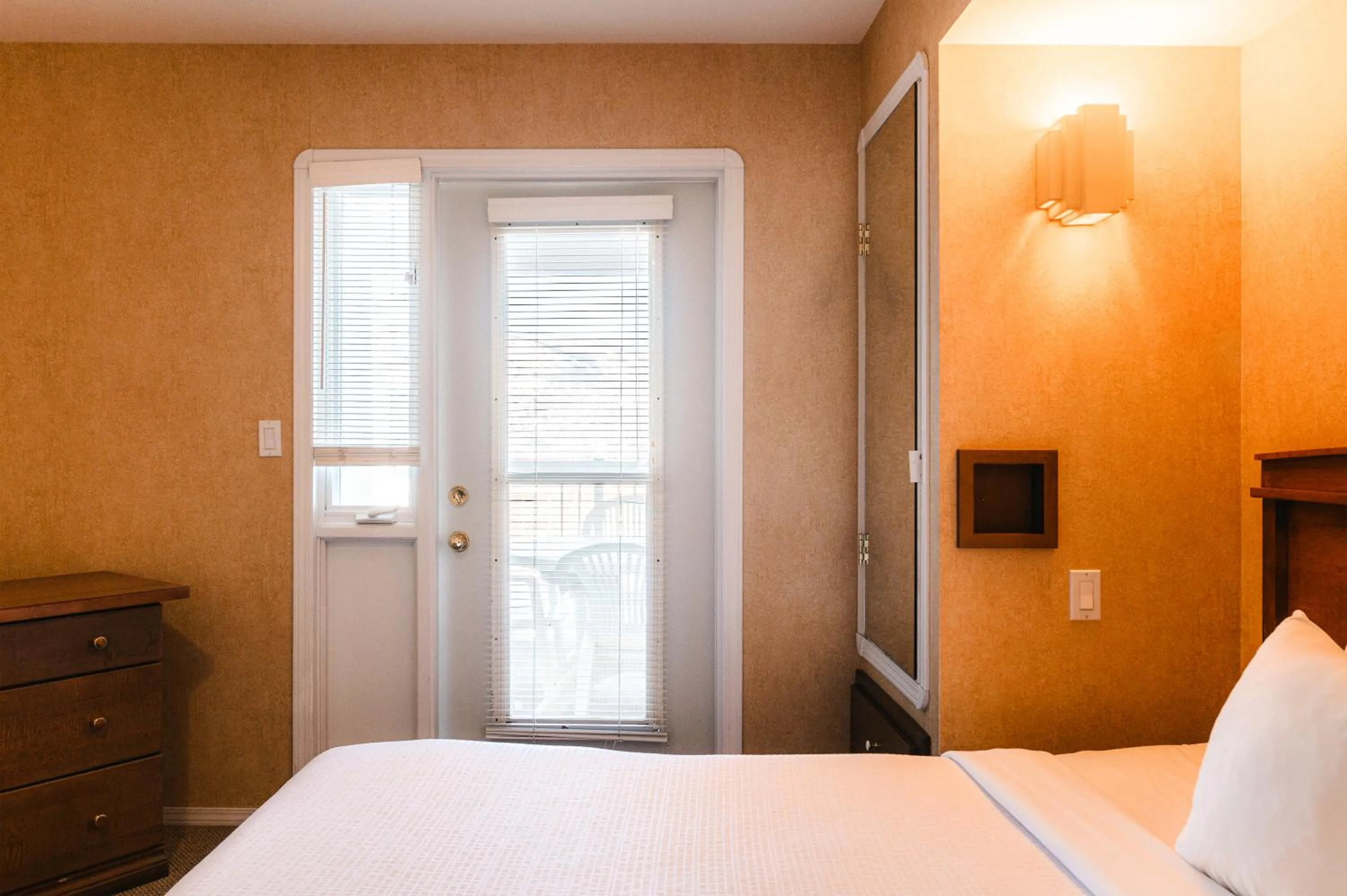 Bed in Mountain View Resort and Suites at Fairmont Hot Springs