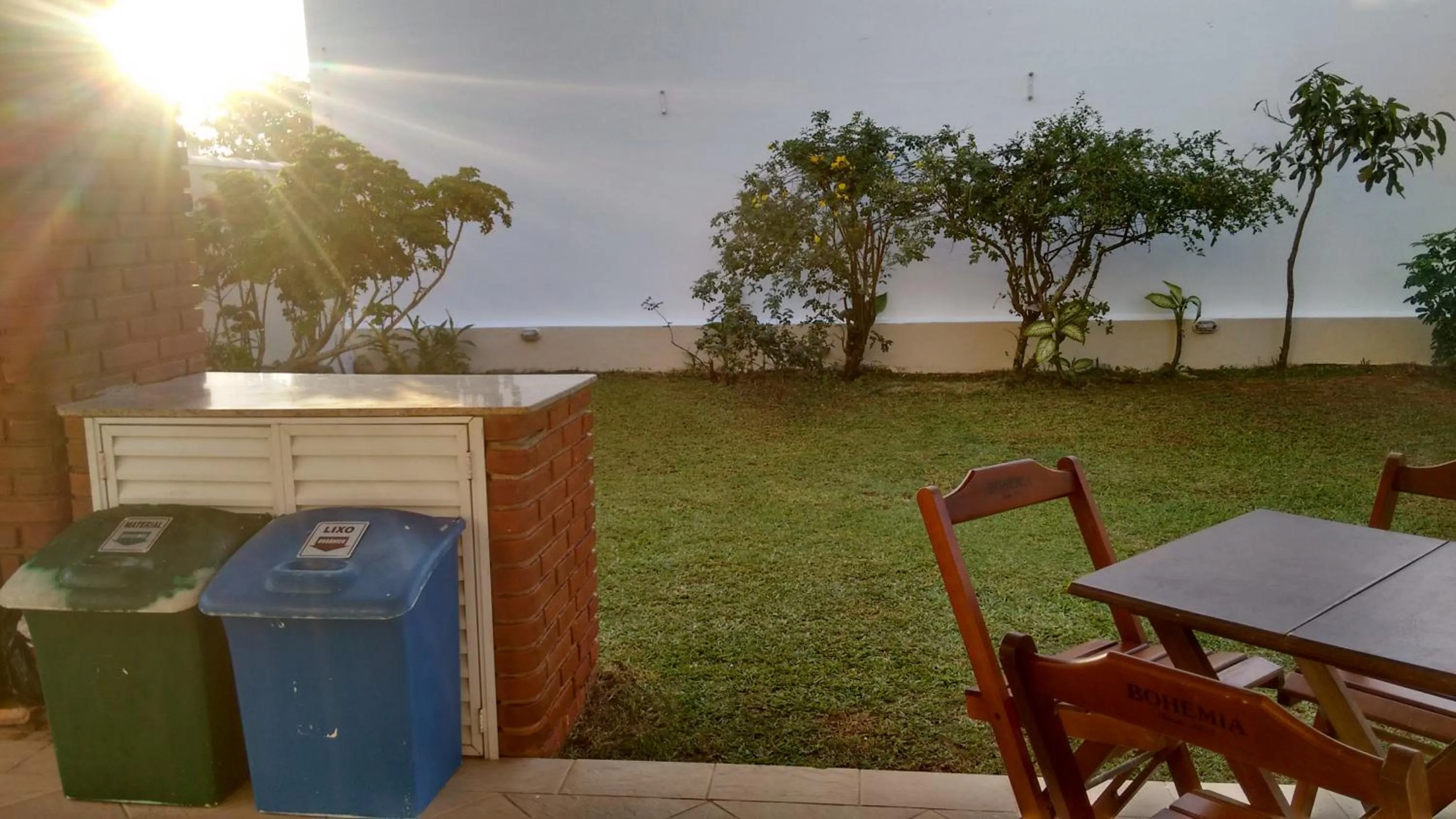 CASA - FRENTE PARA O MAR