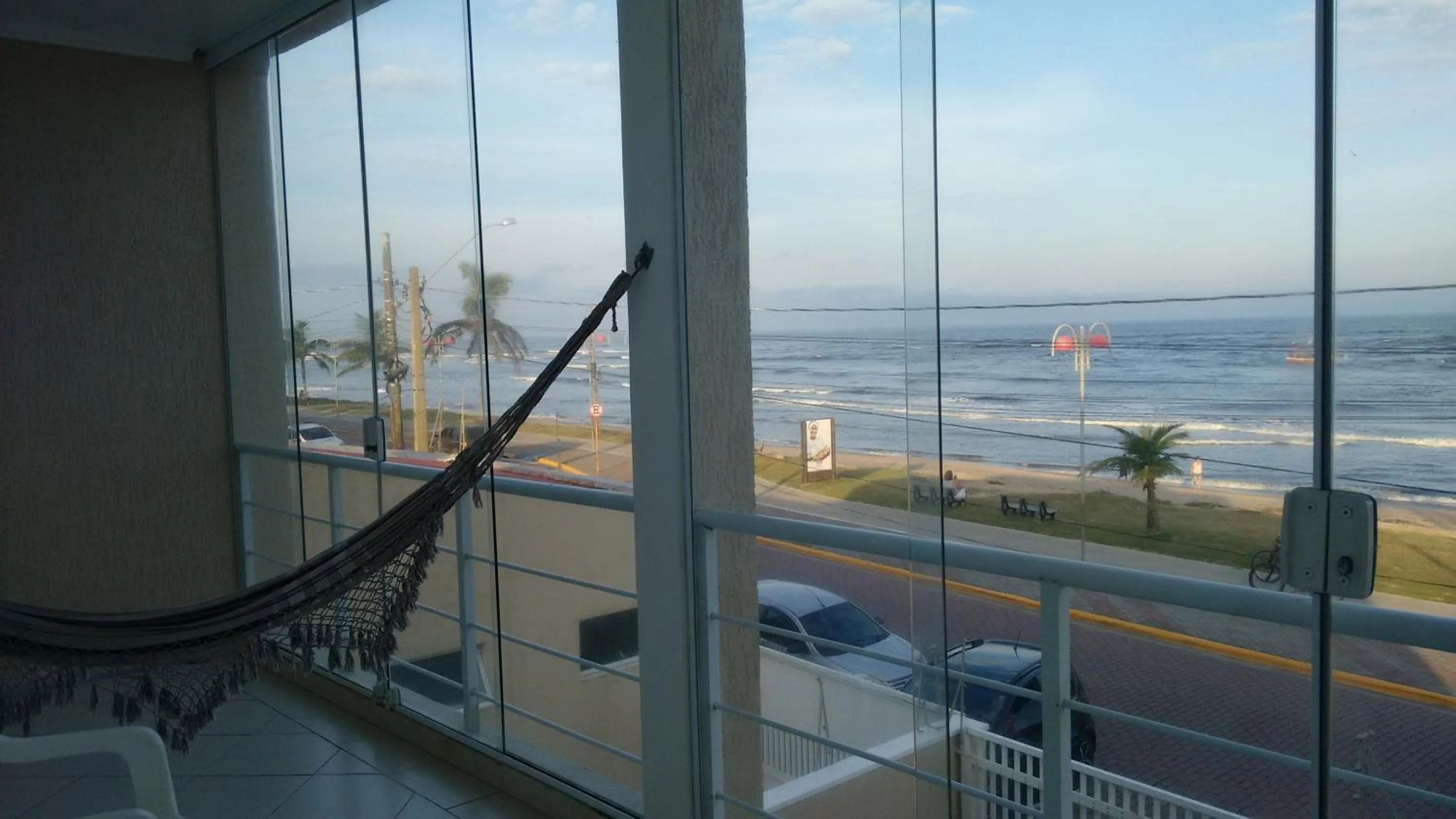 CASA - FRENTE PARA O MAR