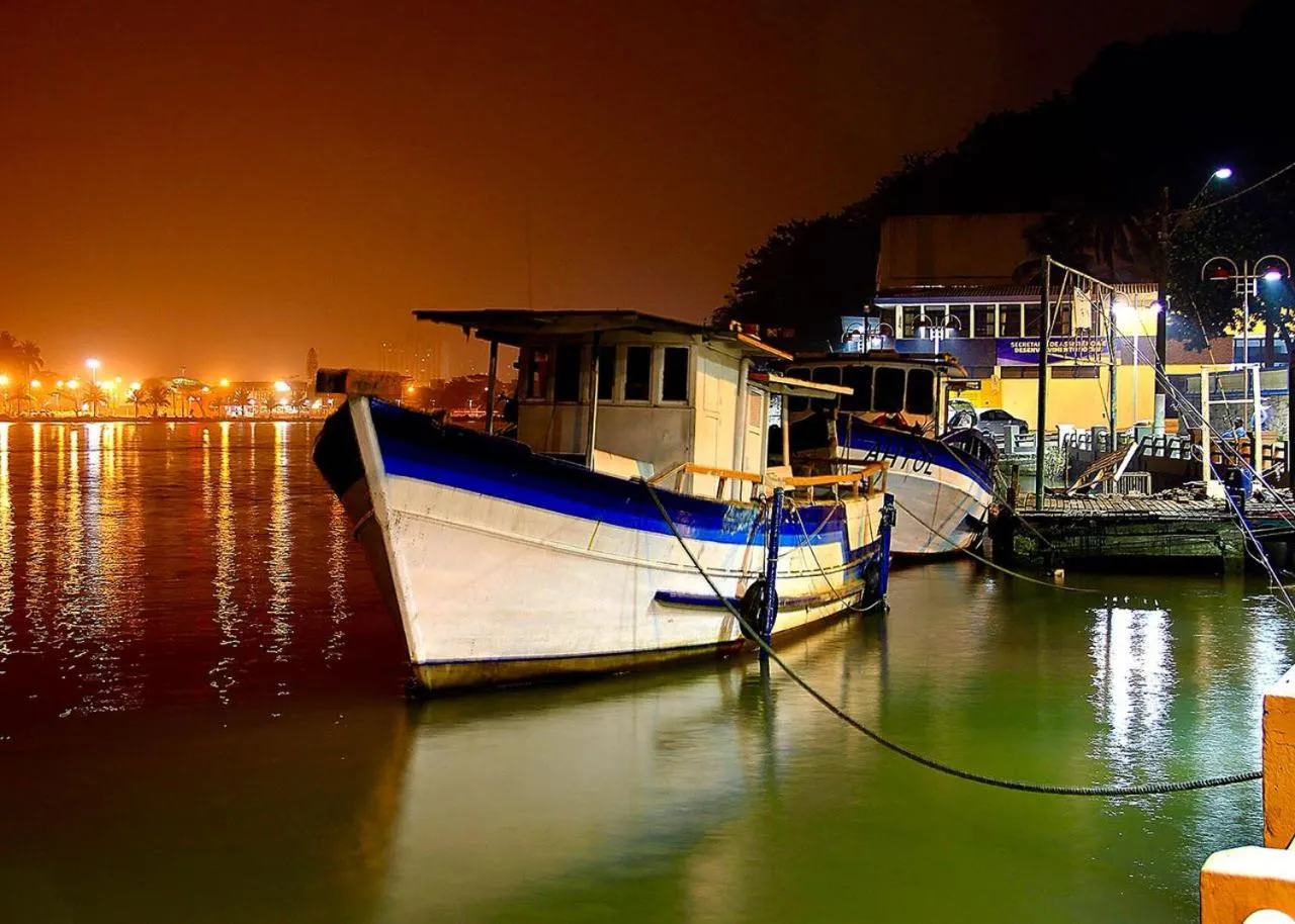 CASA - FRENTE PARA O MAR