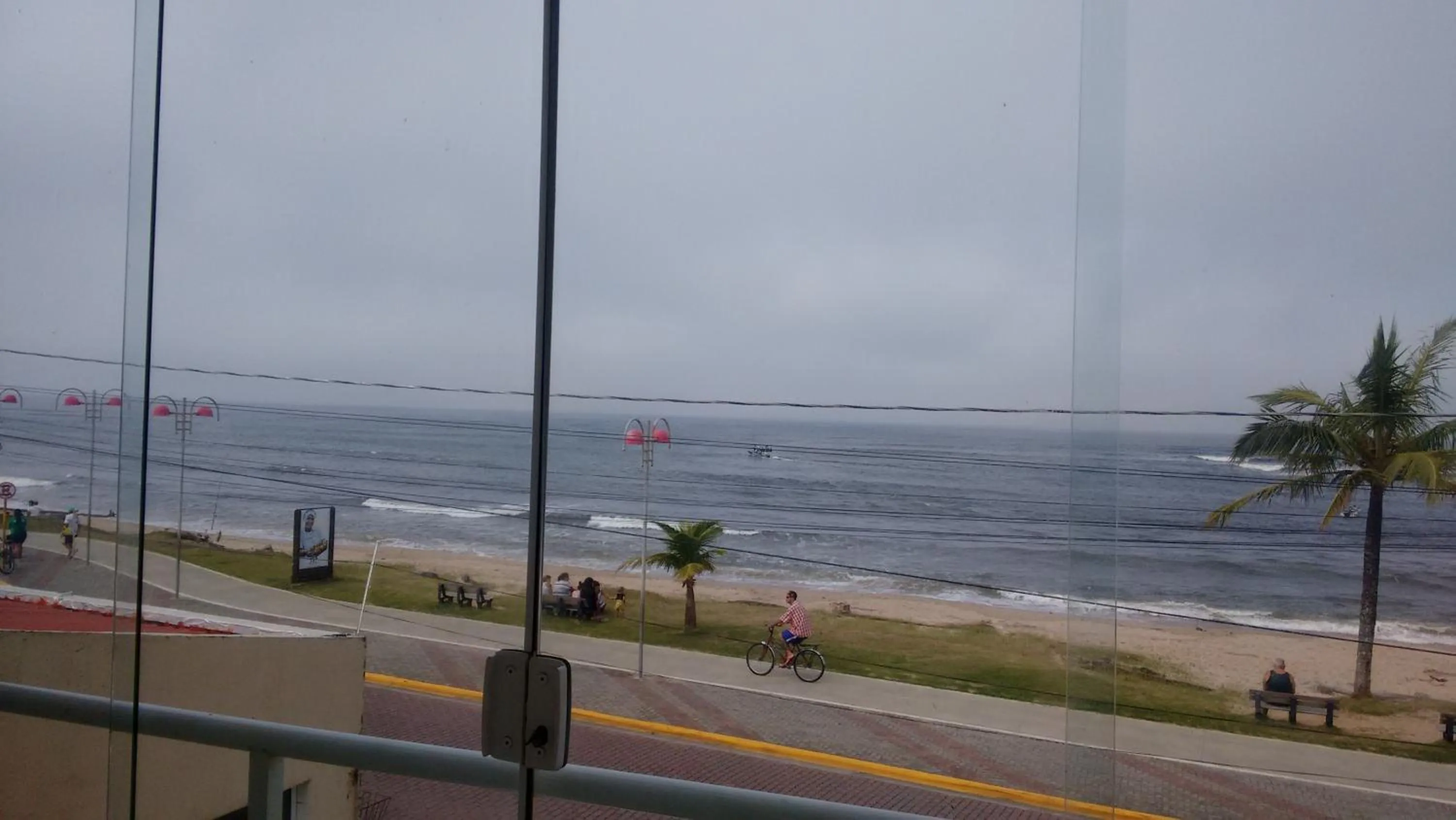 CASA - FRENTE PARA O MAR