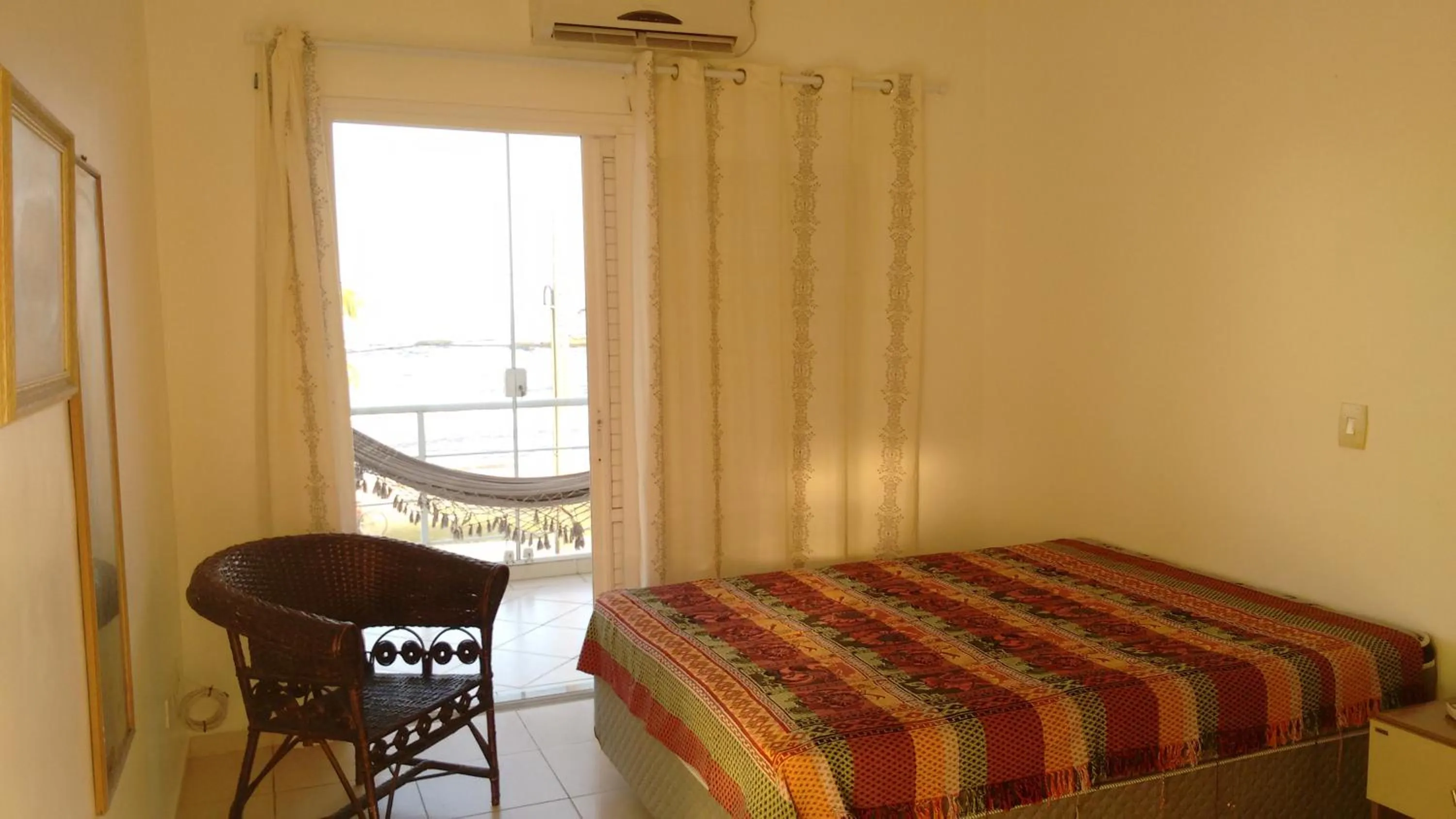 CASA - FRENTE PARA O MAR