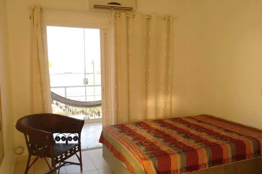 CASA - FRENTE PARA O MAR