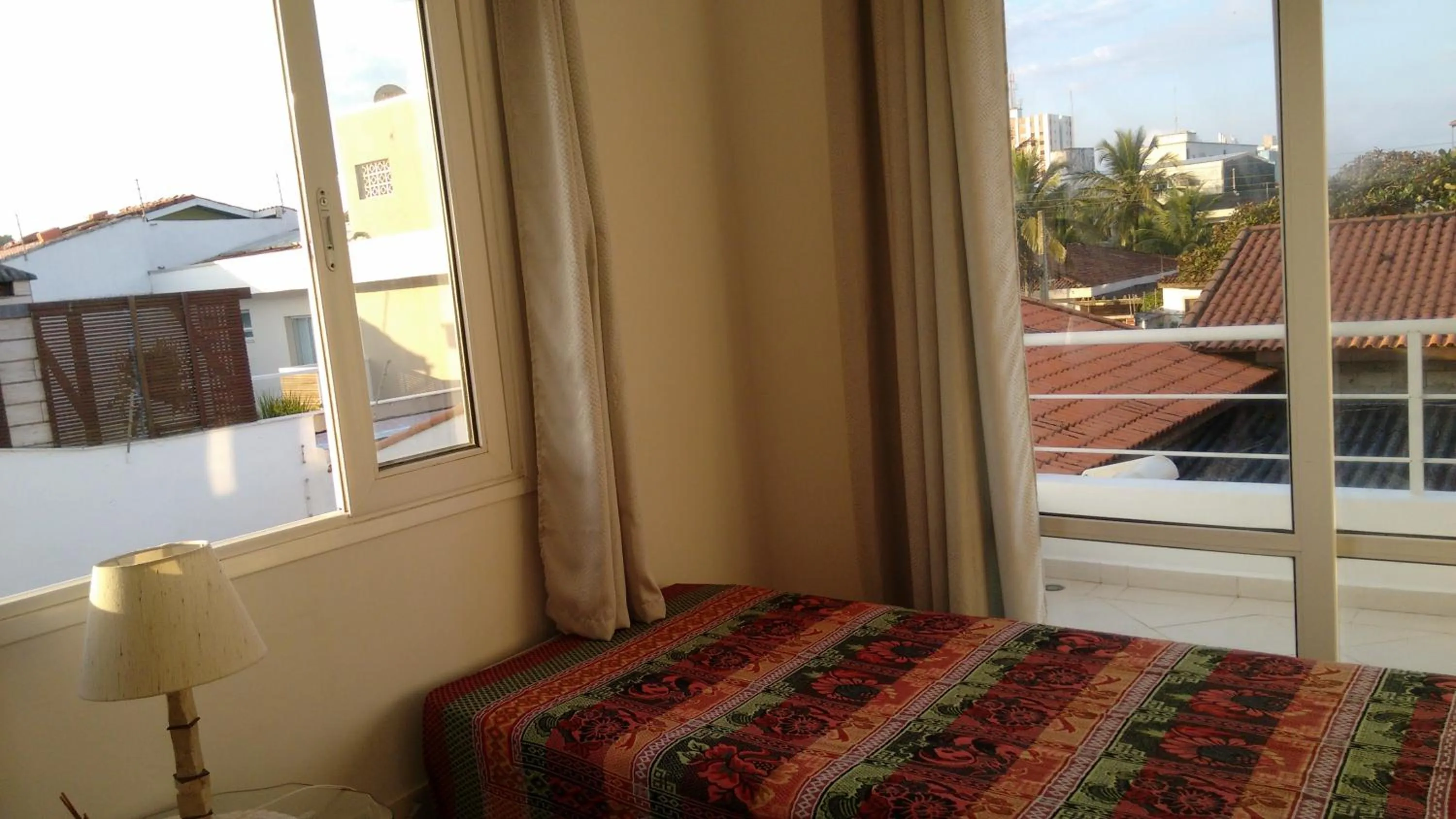 CASA - FRENTE PARA O MAR