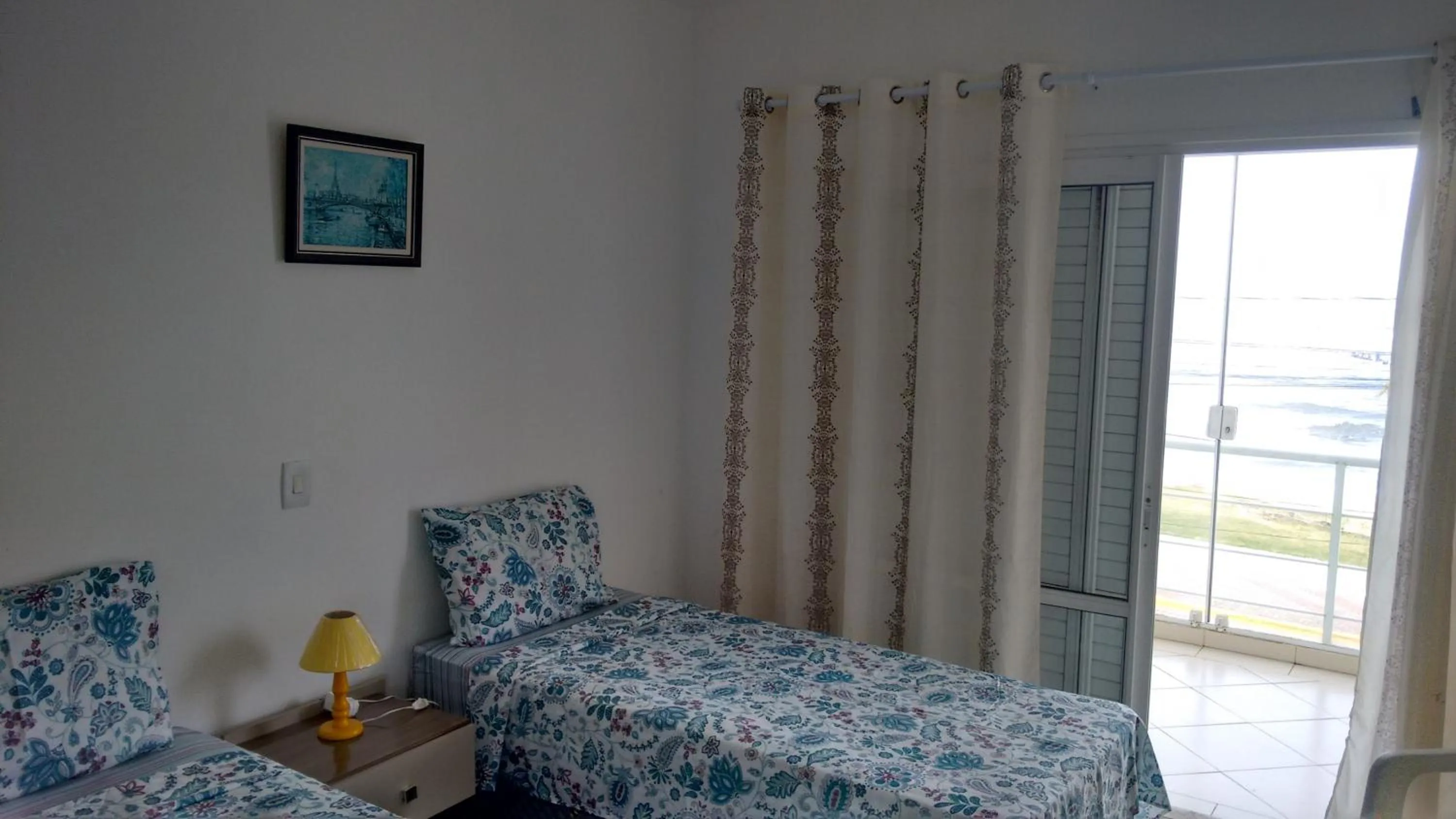 CASA - FRENTE PARA O MAR