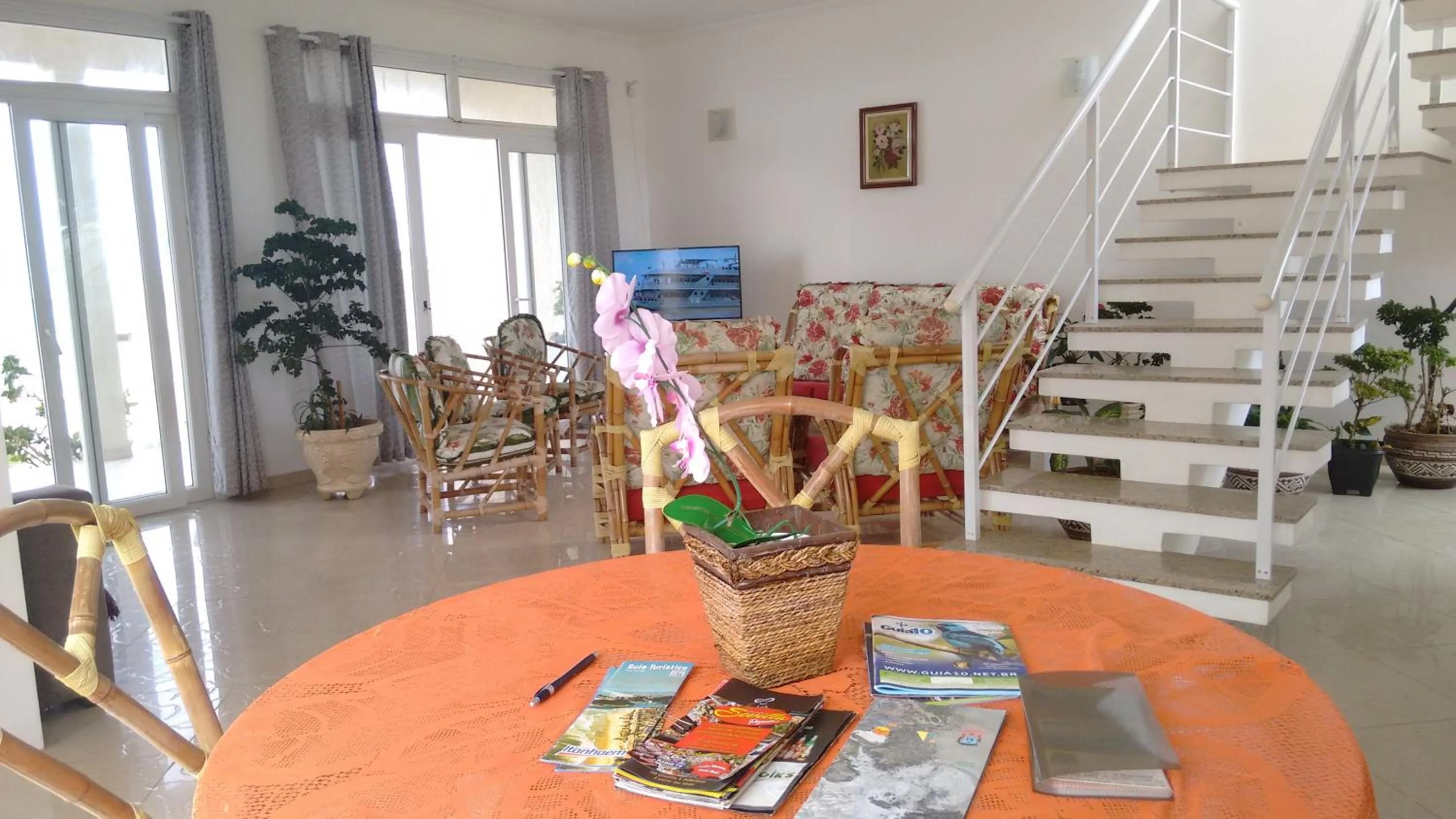 CASA - FRENTE PARA O MAR