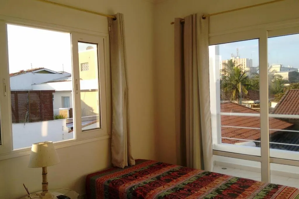 CASA - FRENTE PARA O MAR