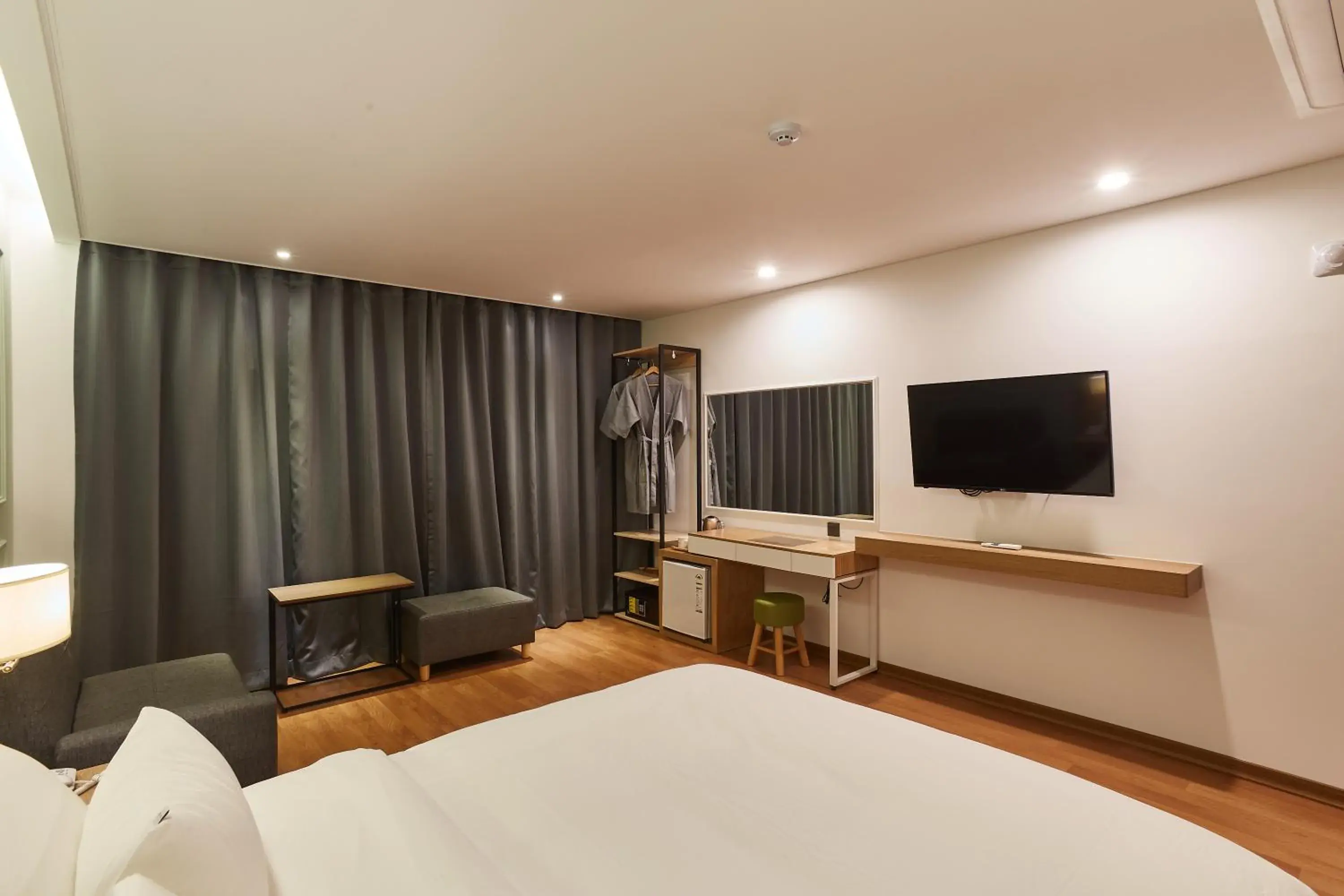 TV and multimedia, Bed in Hotel the maru TV and multimedia, Bed in Hotel the maru