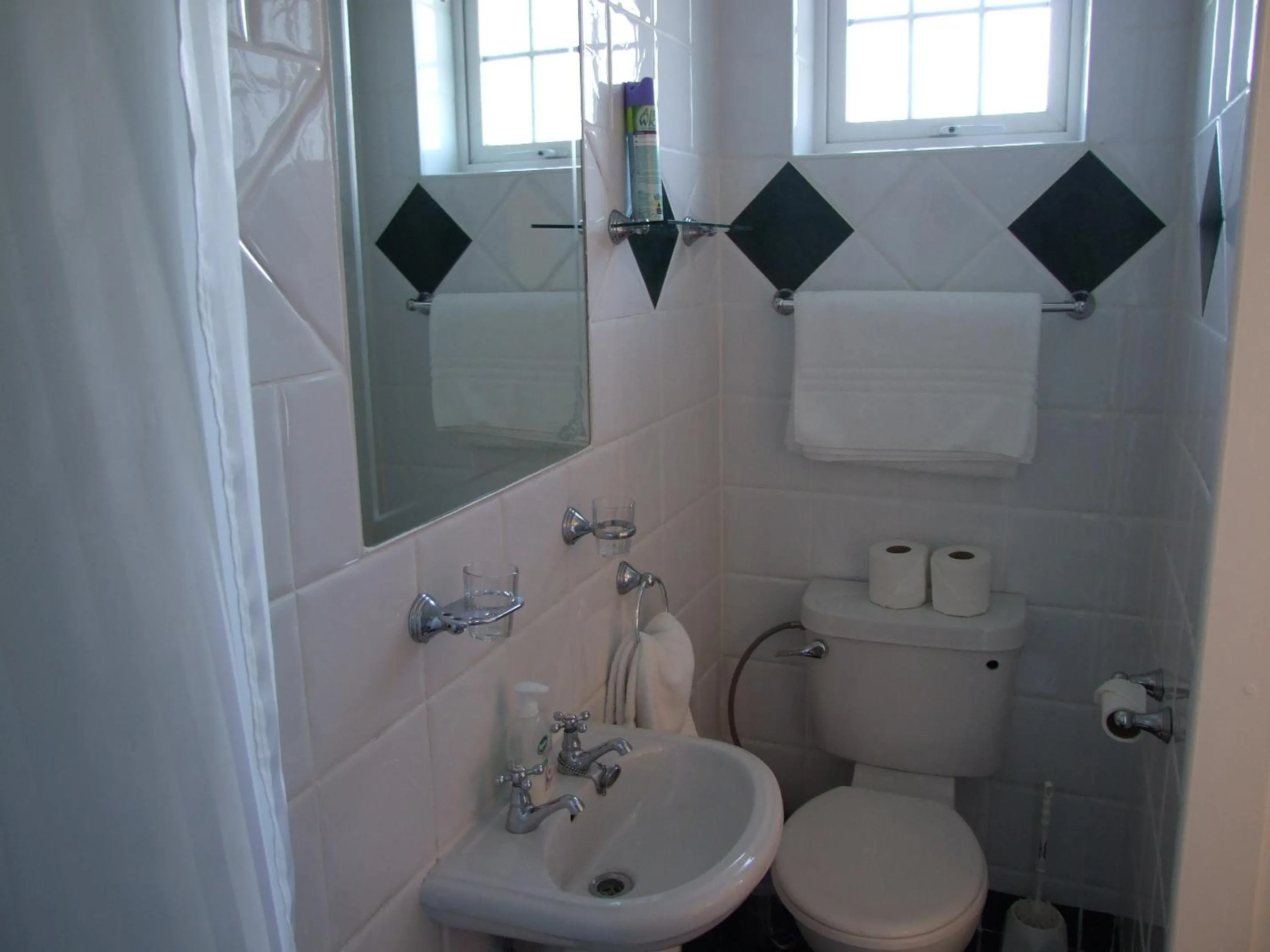 Day in Shannonside House N37HF67