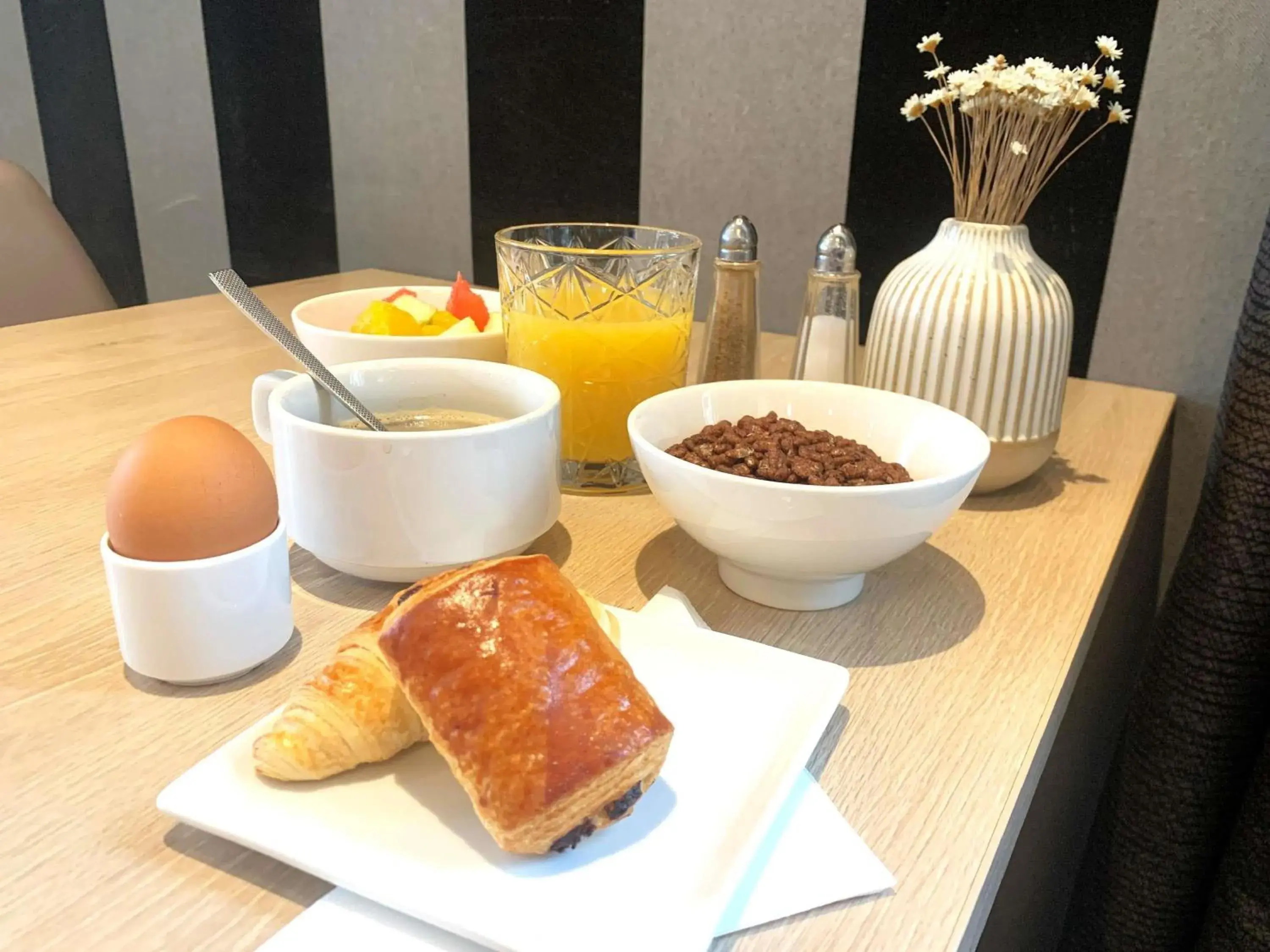 Breakfast in ibis Styles Rouen Nord-Barentin Breakfast in ibis Styles Rouen Nord-Barentin