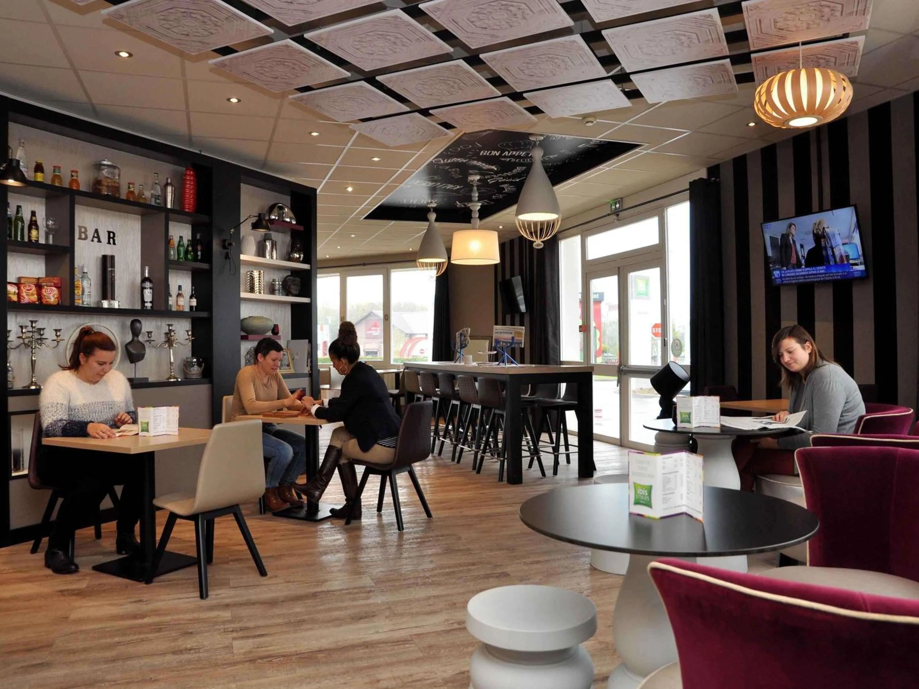 Property building in ibis Styles Rouen Nord-Barentin